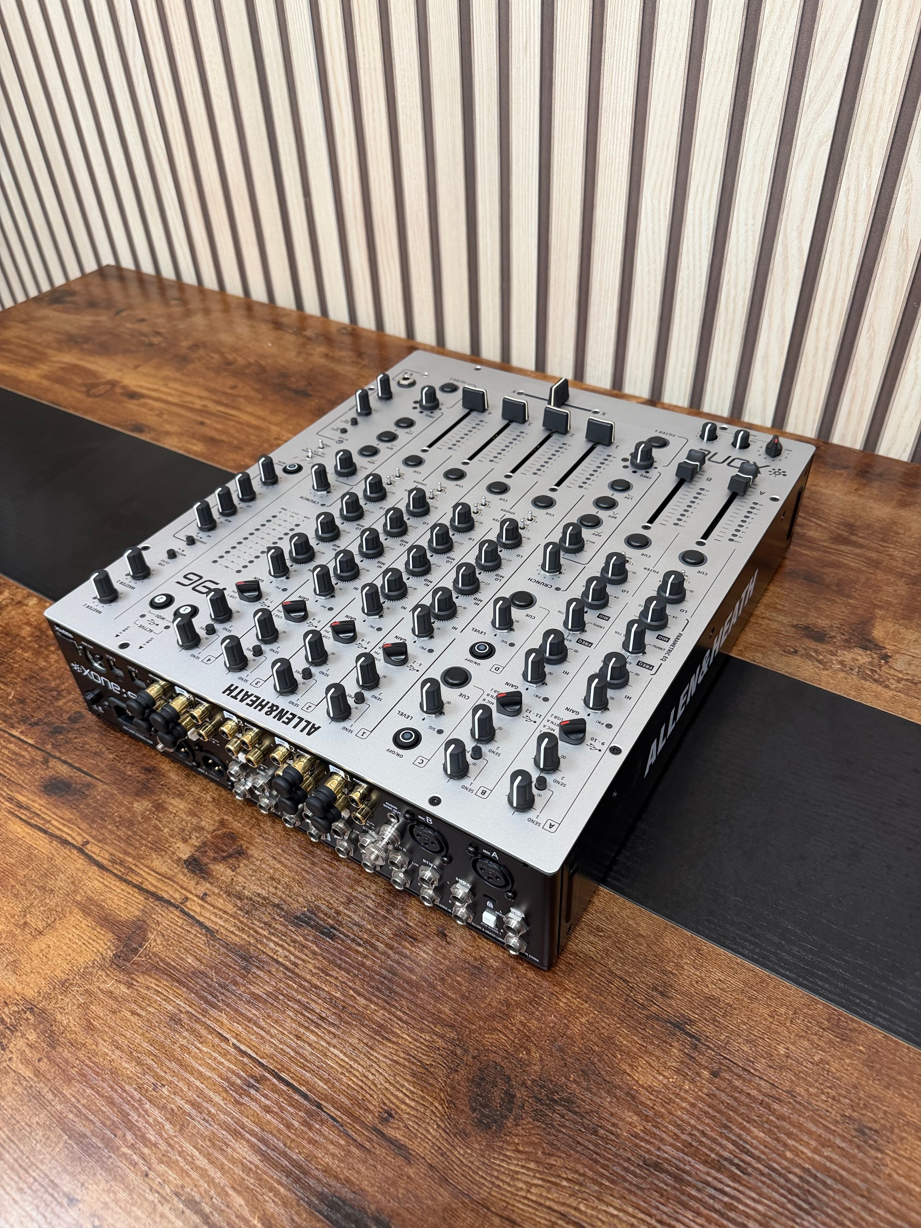 Allen & Heath Xone:96 Analogue DJ Mixer