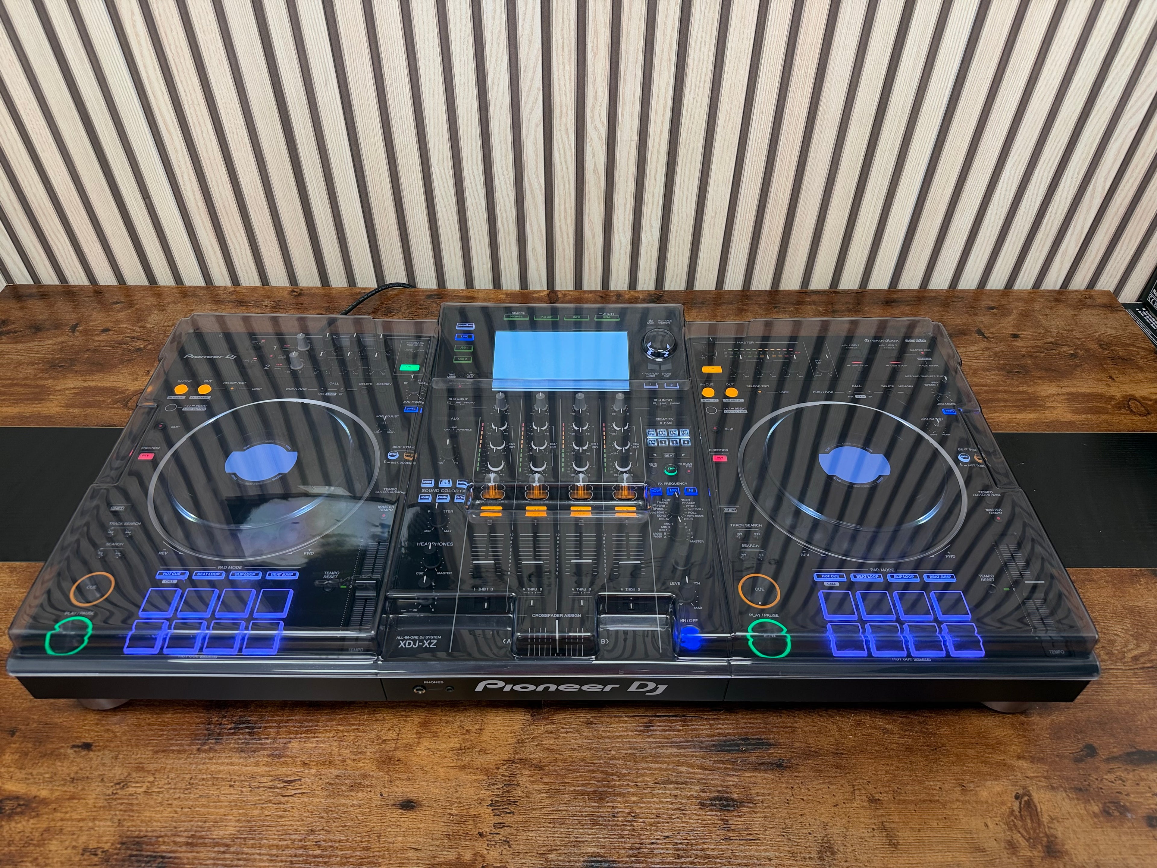 Pioneer XDJ-XZ Standalone Controller