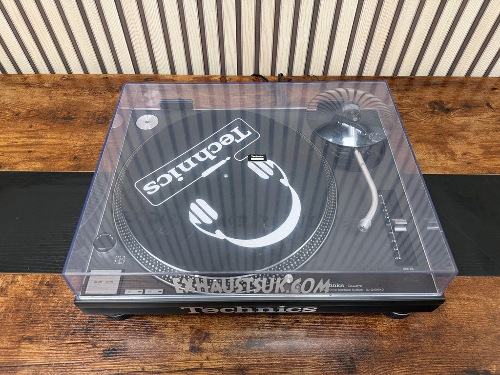 Technics SL-1210MK2 Turntable
