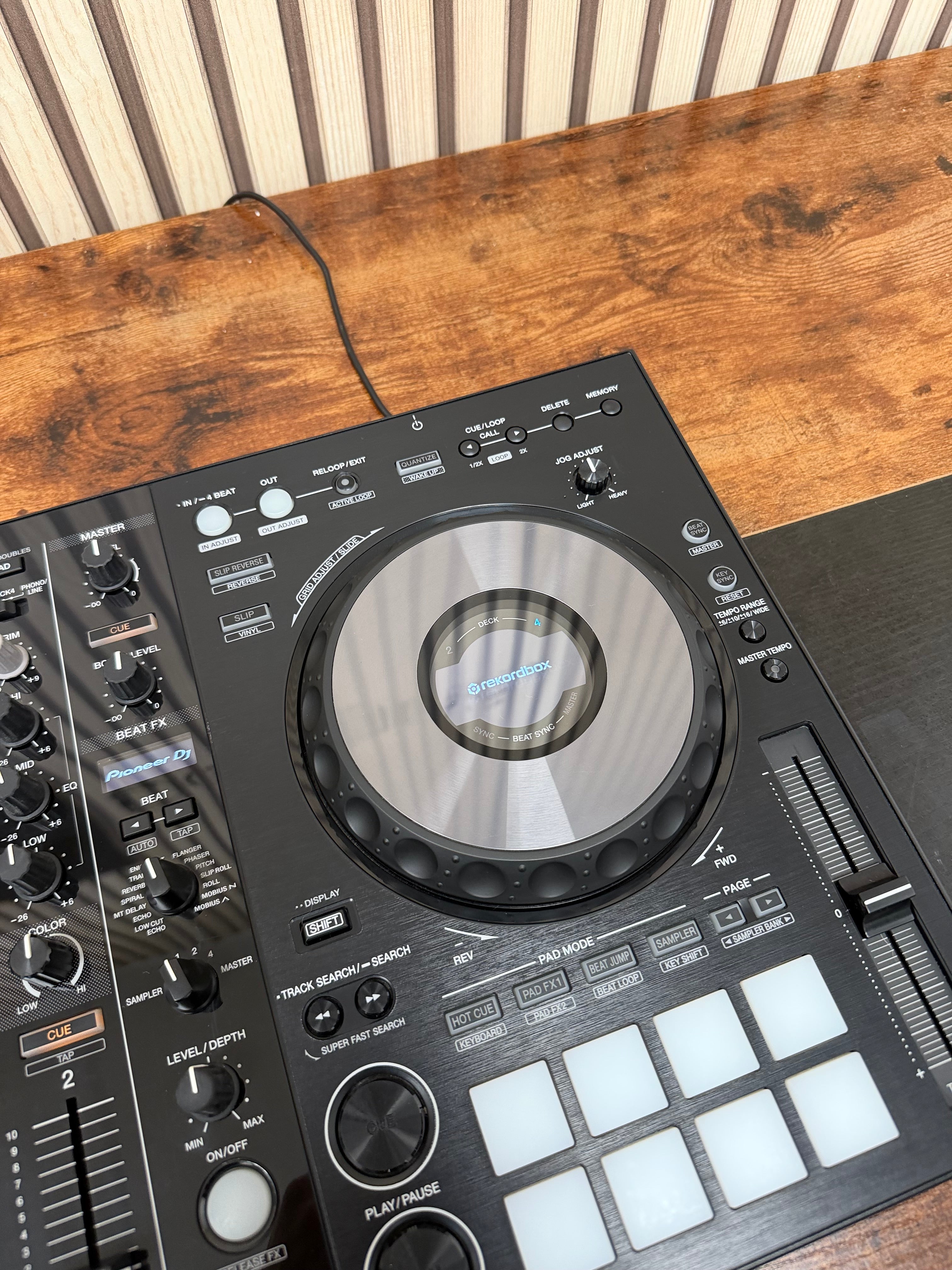Pioneer DDJ-800 DJ Controller