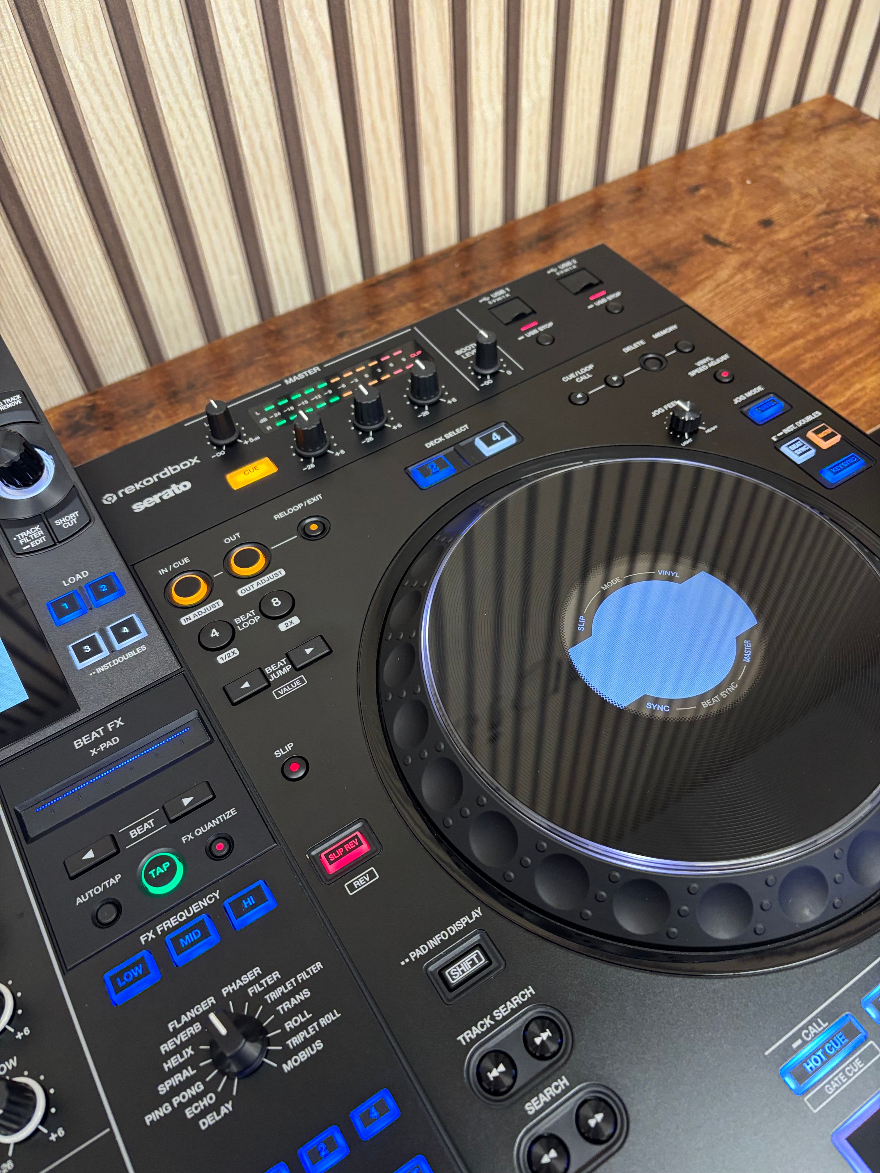 AlphaTheta XDJ-AZ