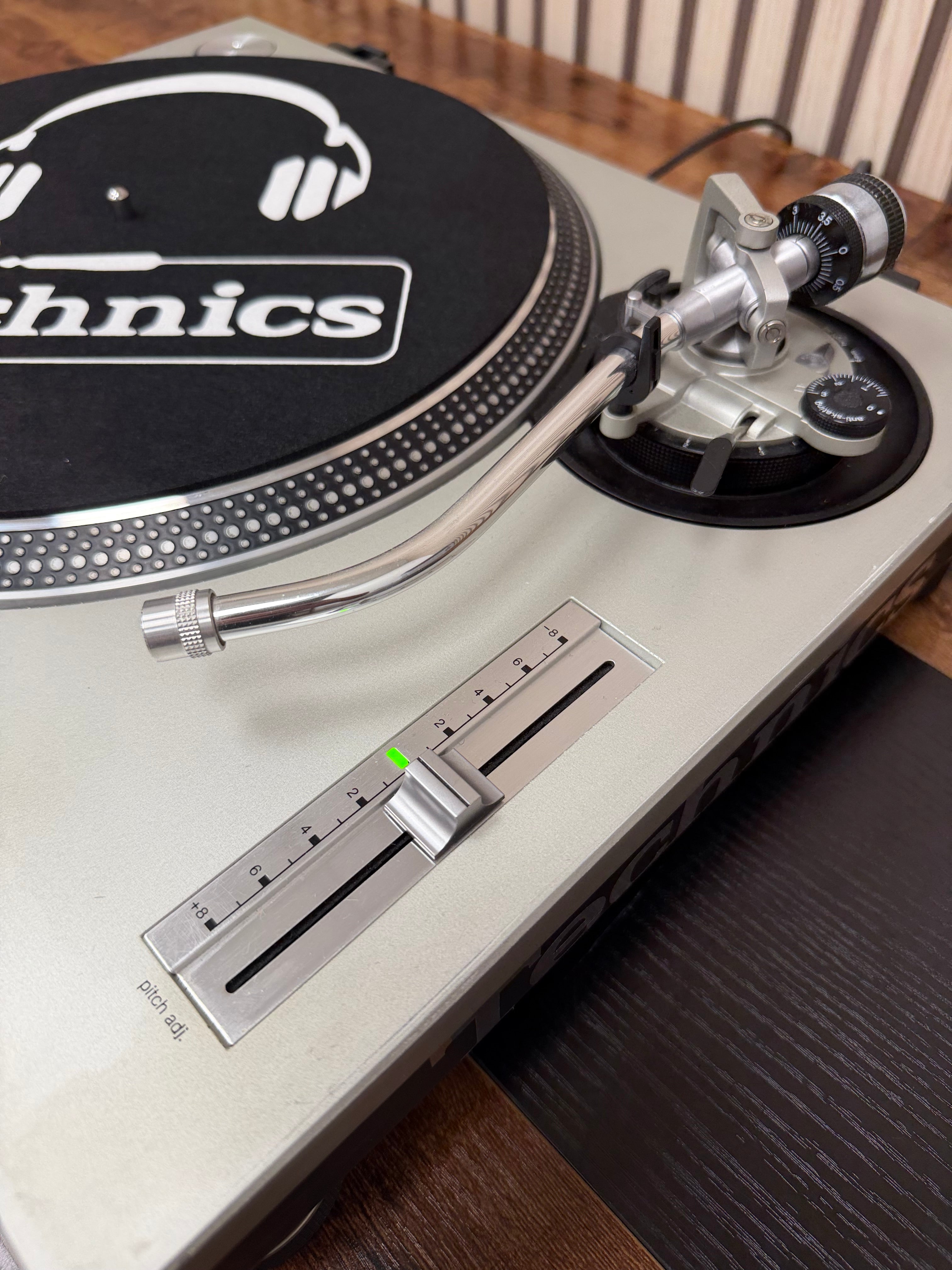 Technics SL-1200MK2 DJ Turntable