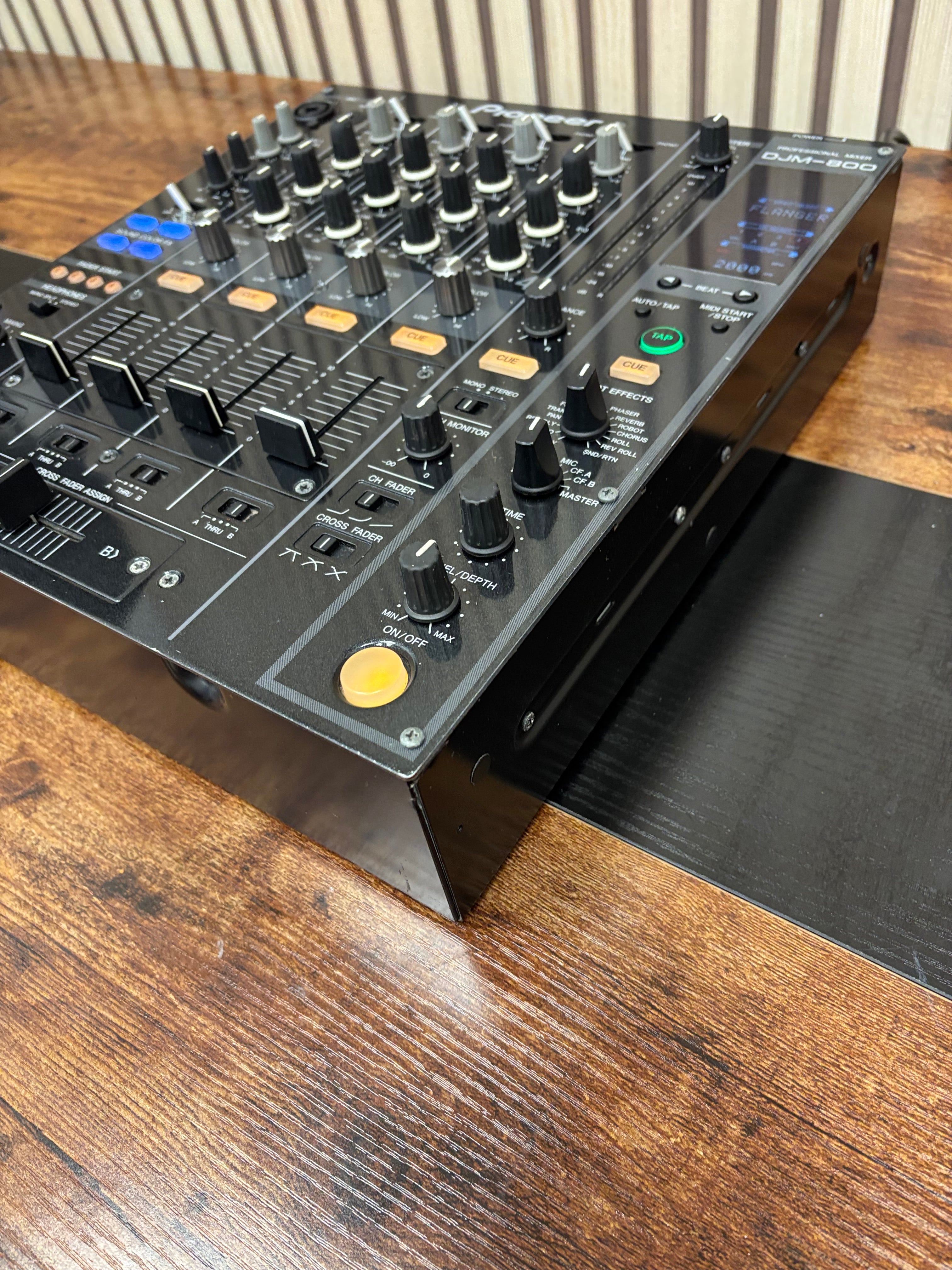 Pioneer DJM-800 4-Channel Pro DJ Mixer