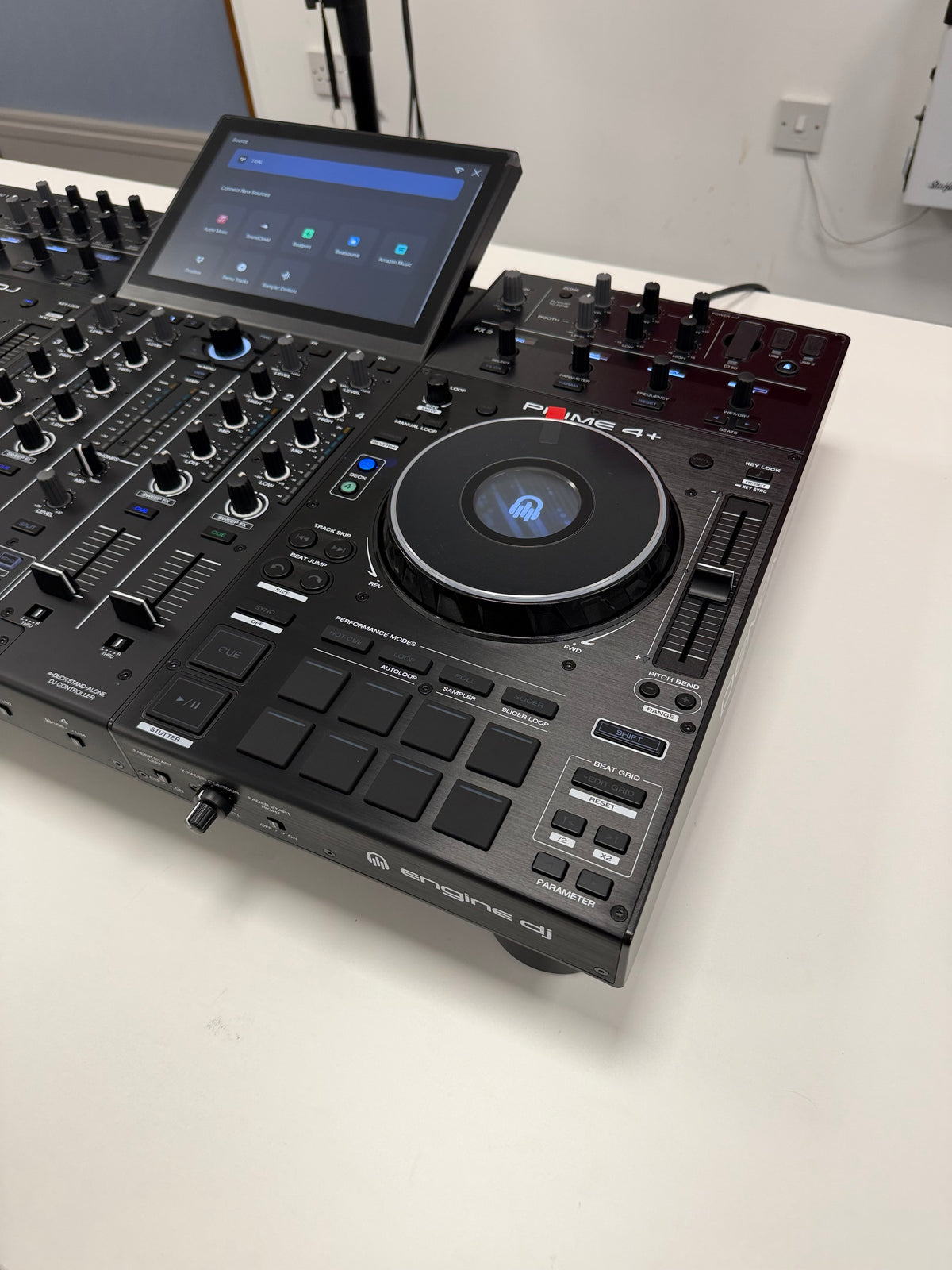 Denon Prime 4 + Standalone DJ Controller