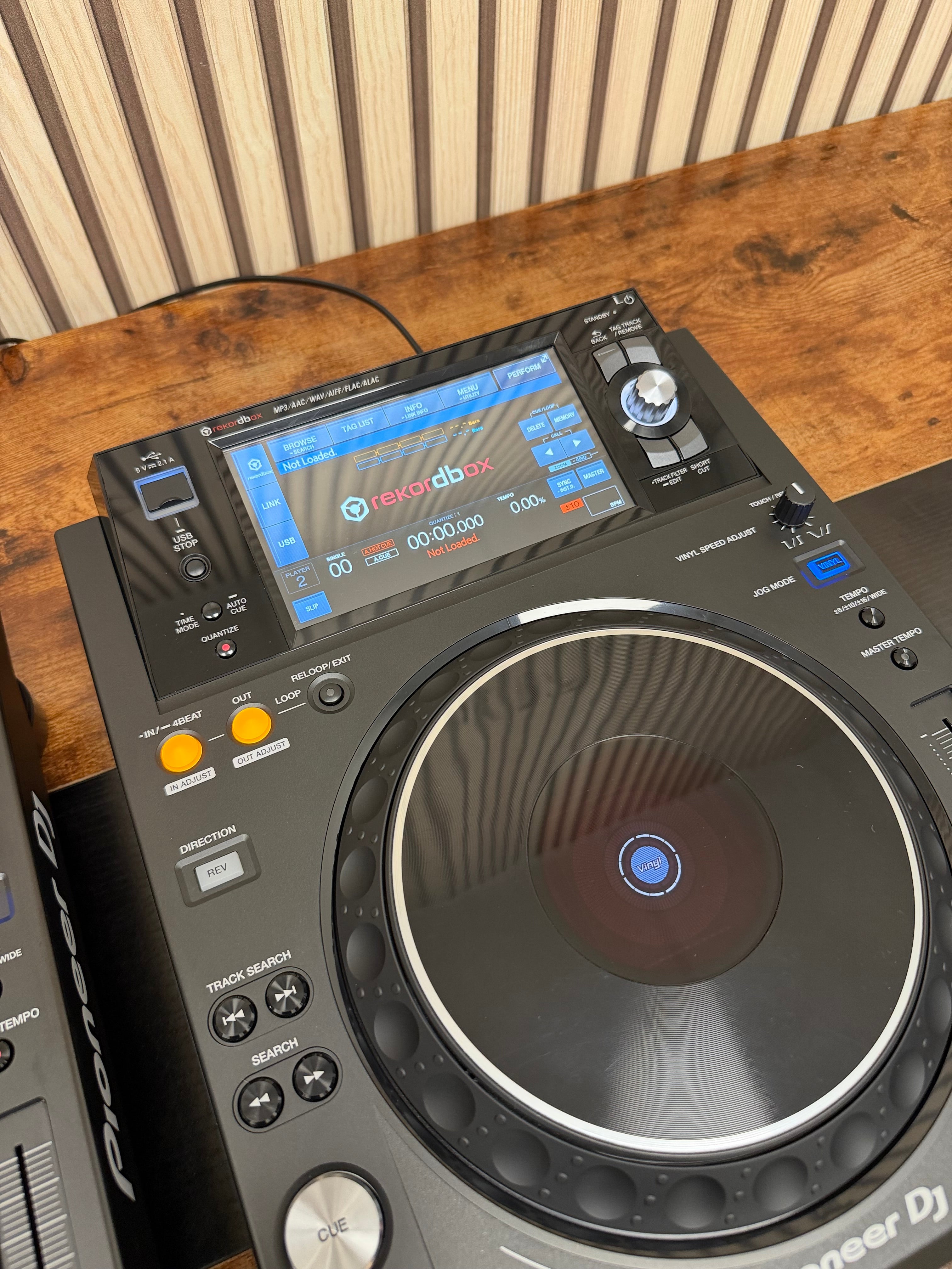 Pioneer DJ XDJ-1000MK2 Digital Turntable Pair