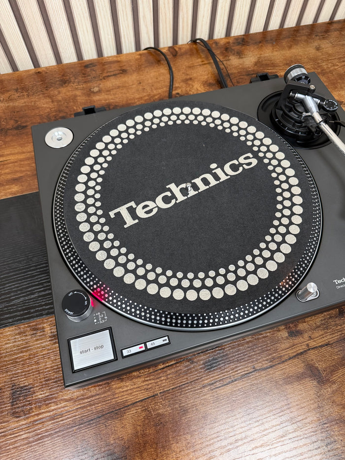 Technics SL-1210MK2 Turntable