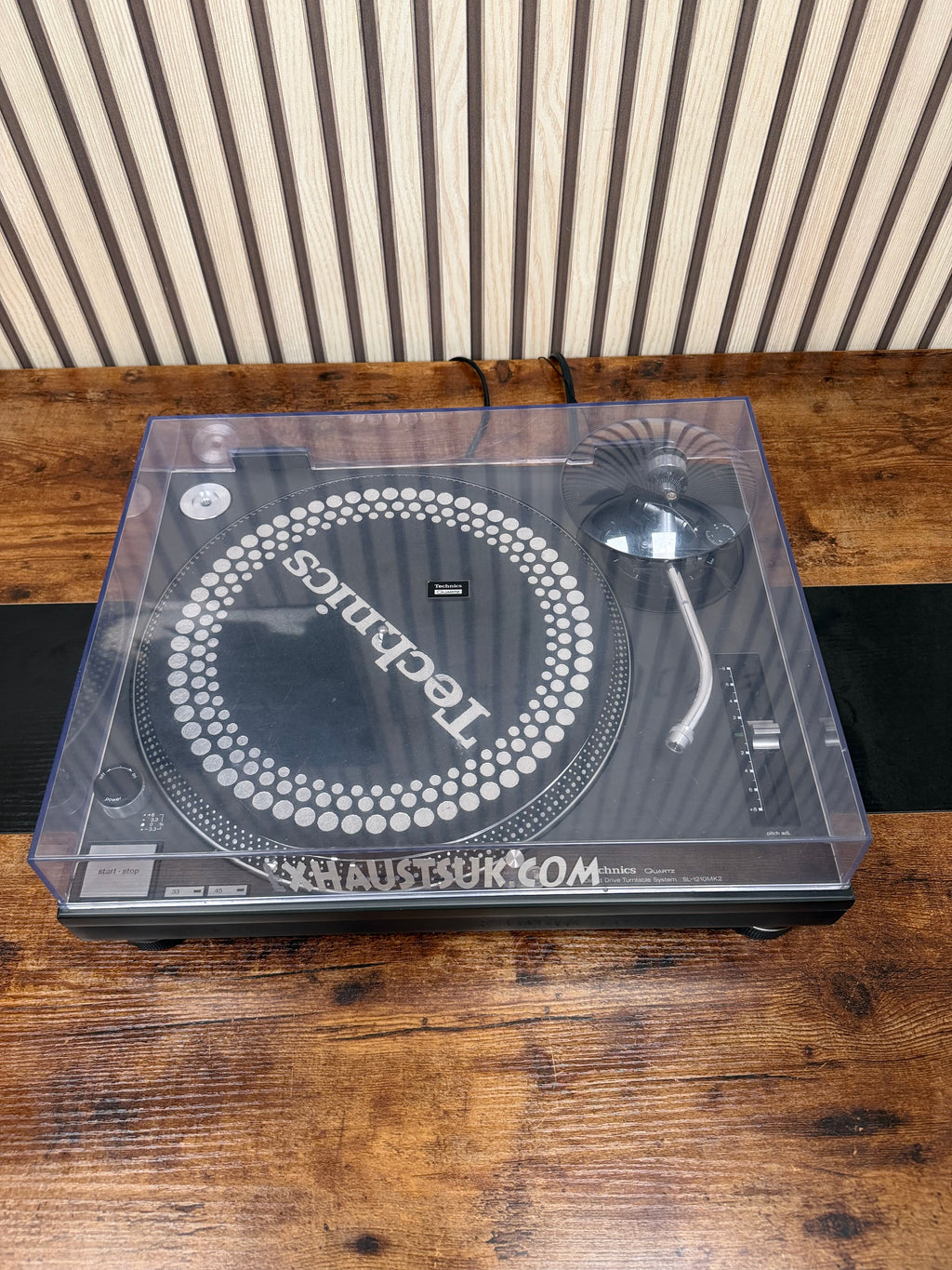 Technics SL-1210MK2 Turntable