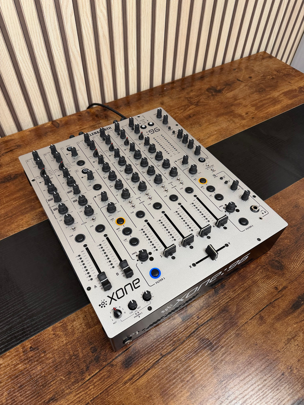 Allen & Heath Xone:96 Analogue DJ Mixer