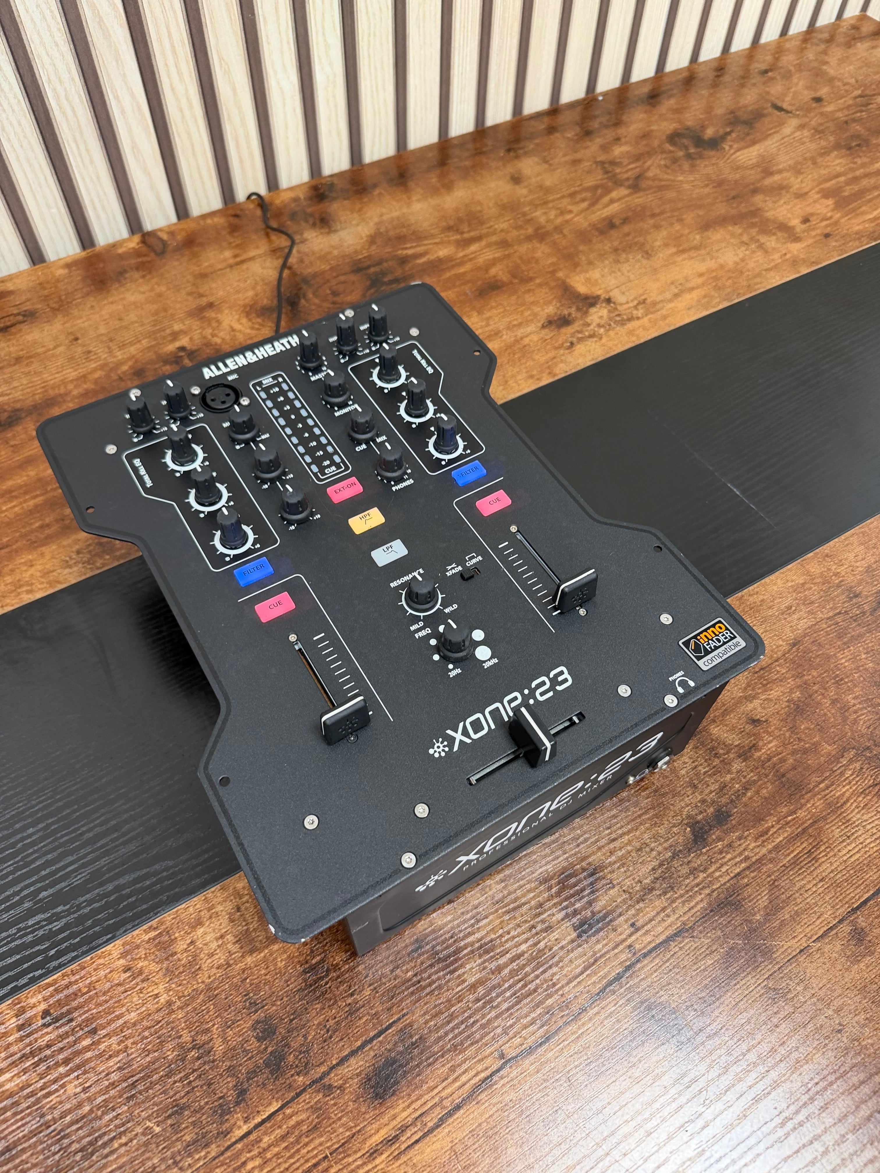 Allen & Heath Xone:23 Analogue DJ Mixer