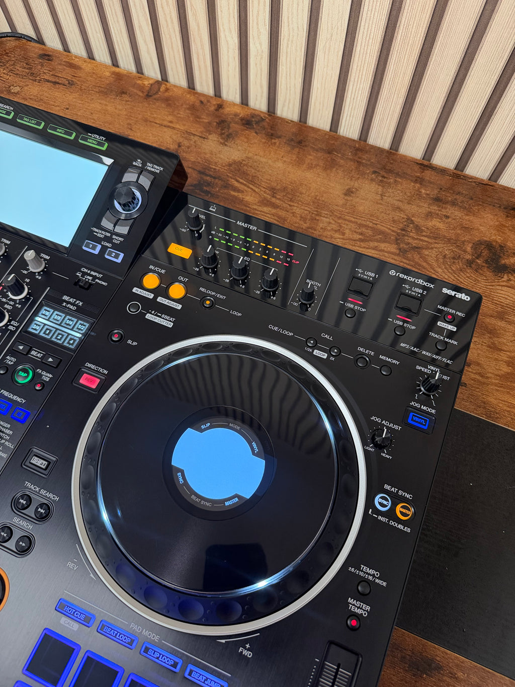 Pioneer XDJ-XZ Standalone Controller