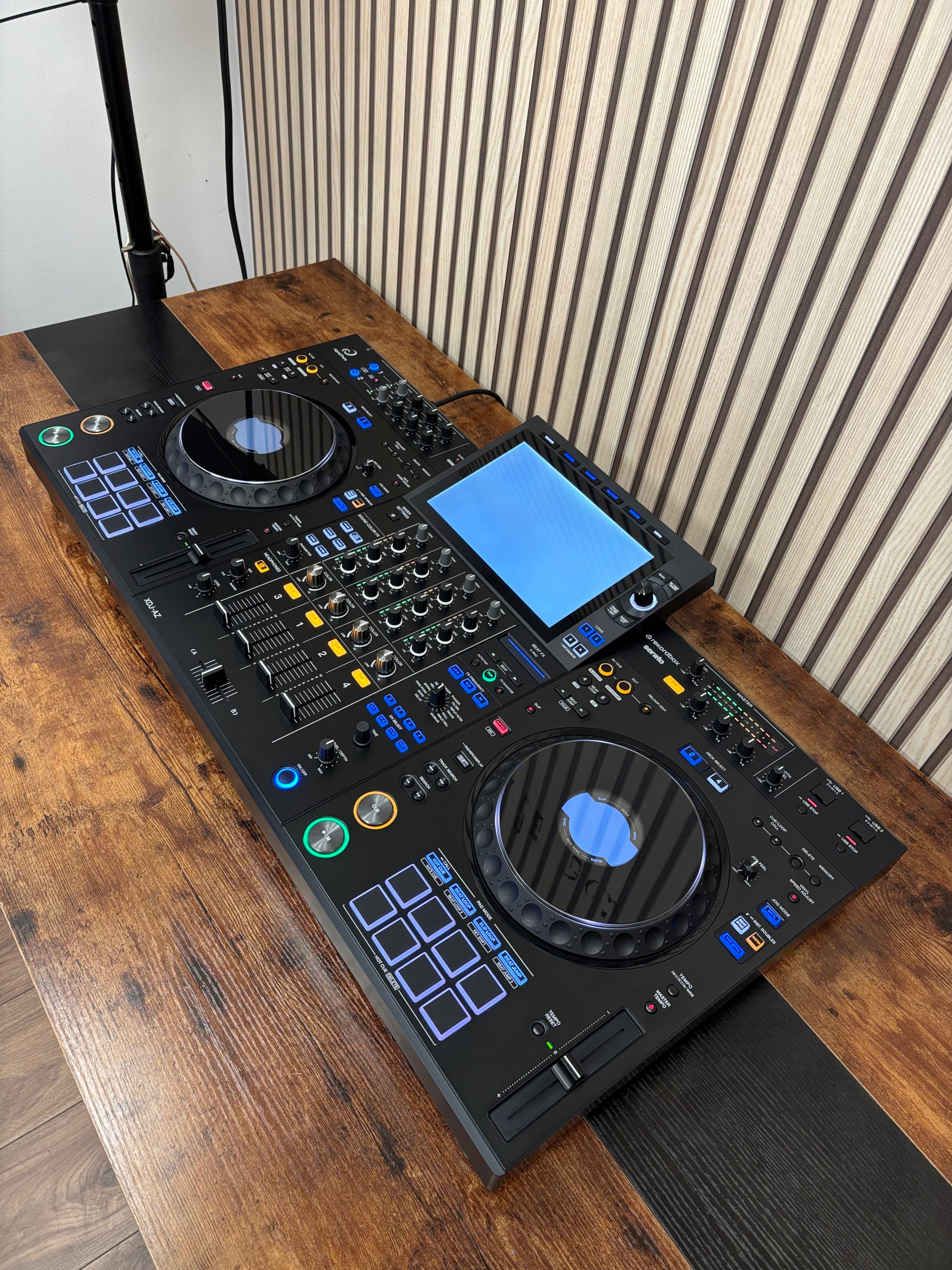 AlphaTheta XDJ-AZ