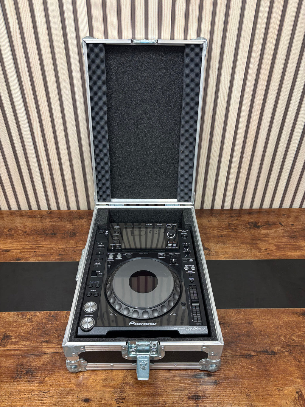 Pioneer CDJ-2000NXS Pro DJ Turntable