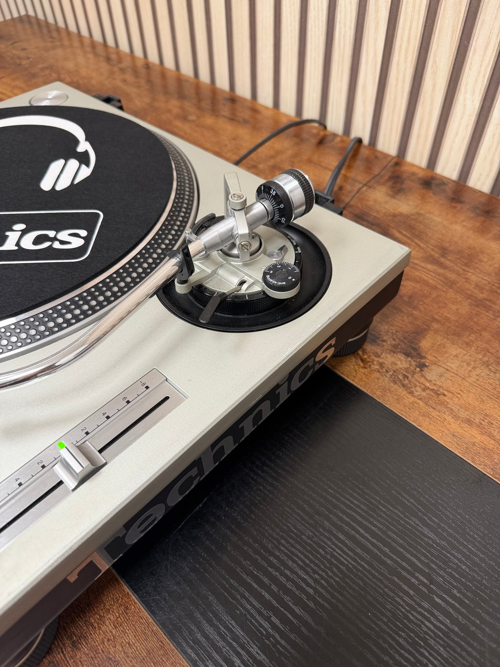Technics SL-1200MK2 DJ Turntable