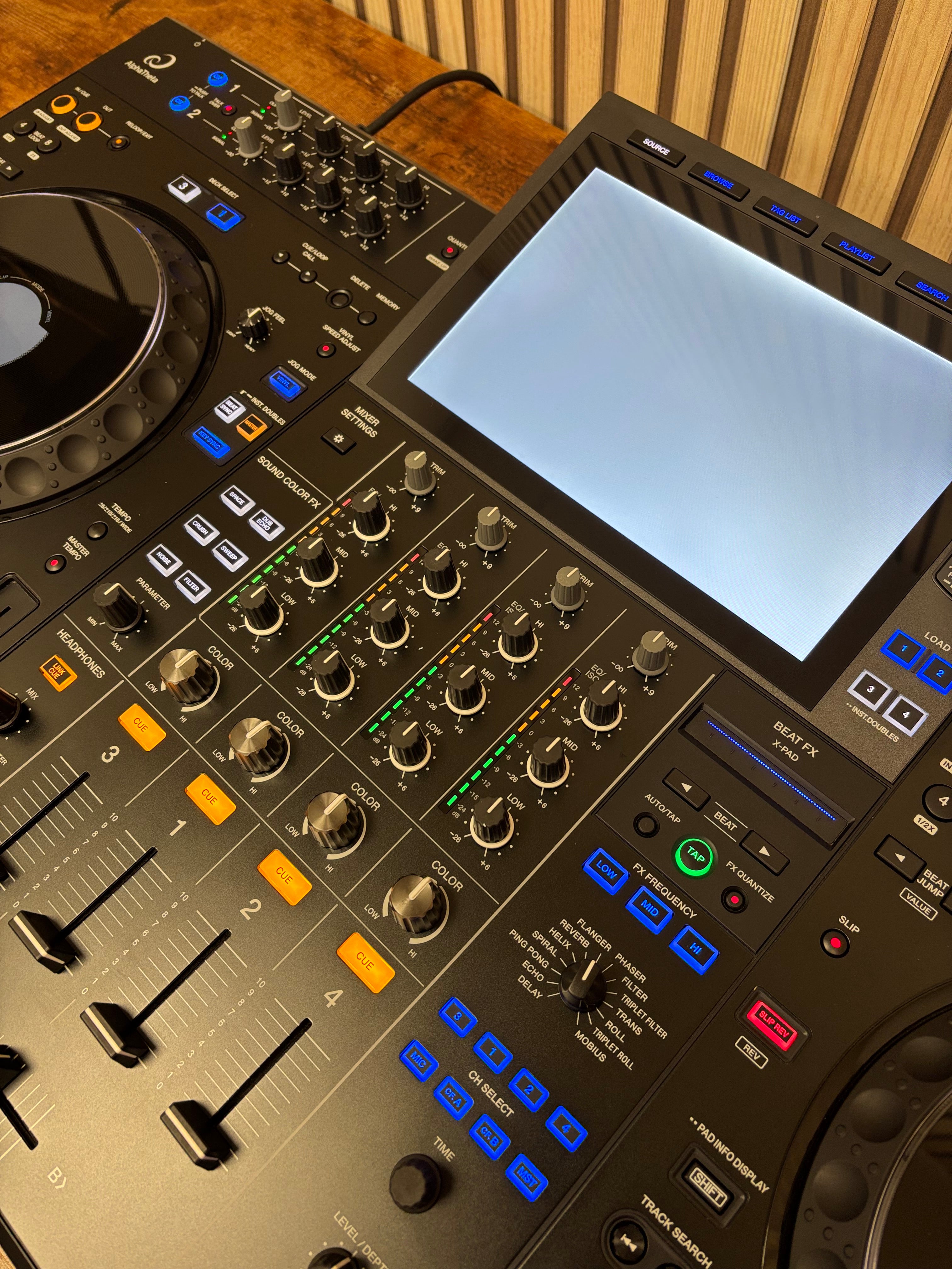 AlphaTheta XDJ-AZ