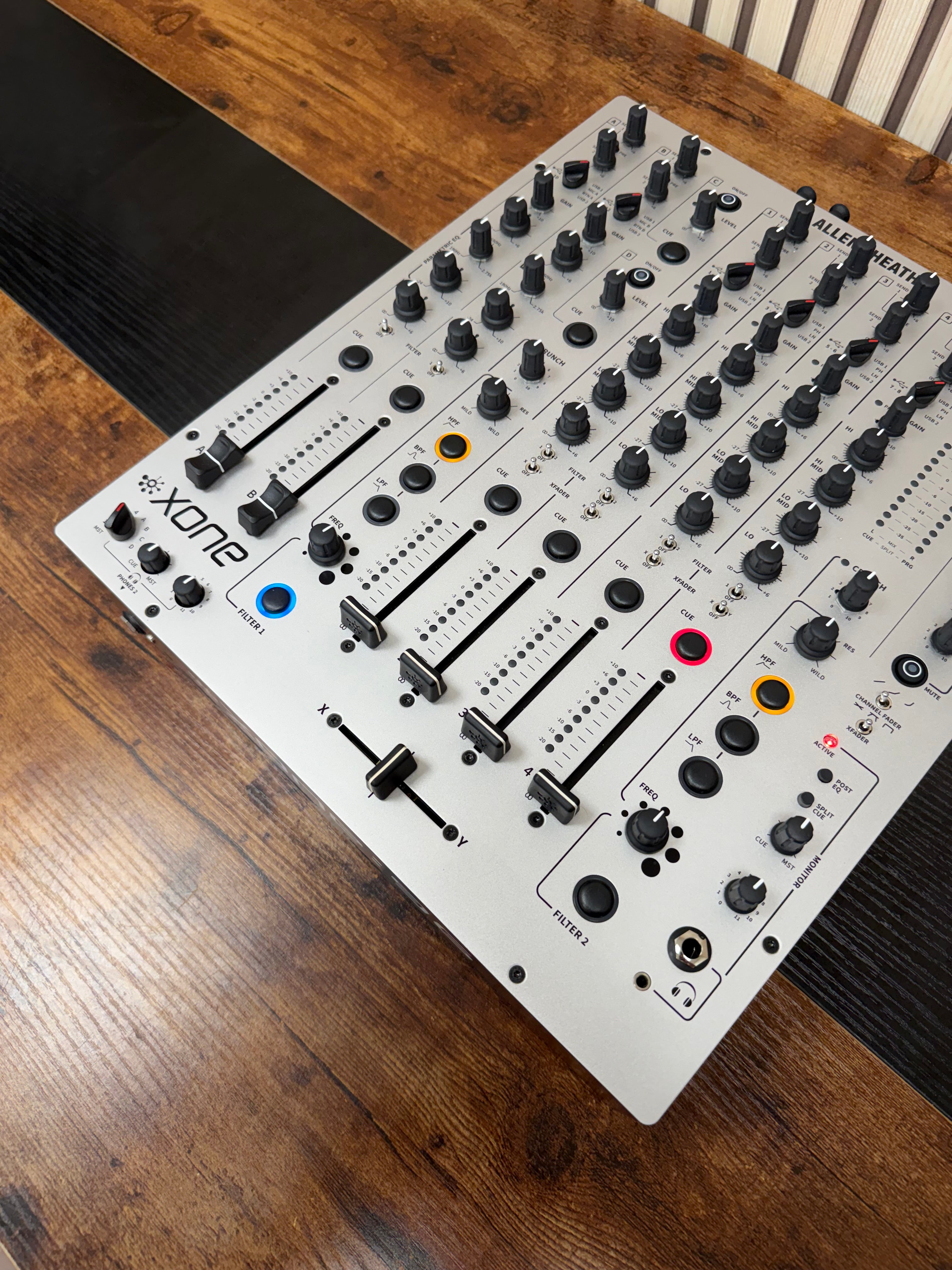 Allen & Heath Xone:96 Analogue DJ Mixer