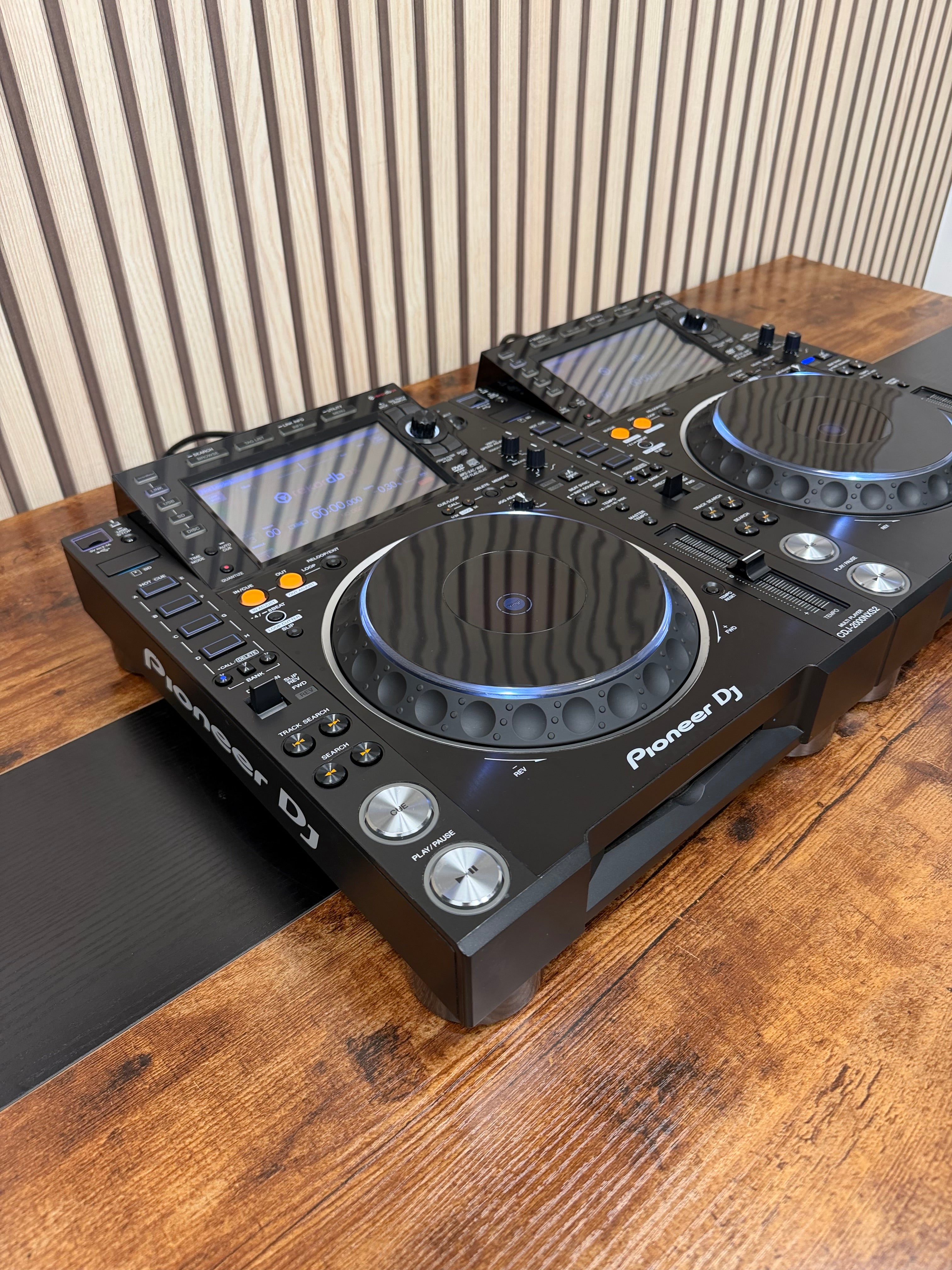 Pioneer CDJ-2000NXS2 Media Player Pair