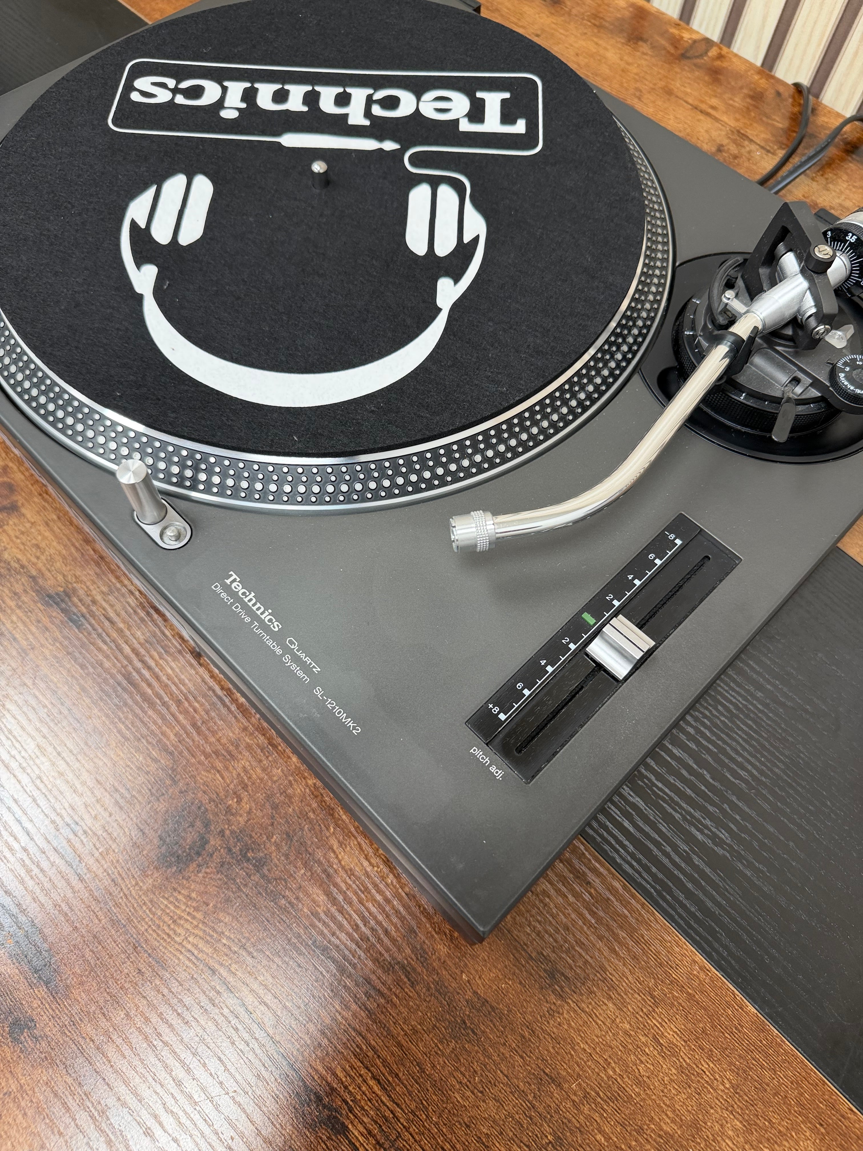 Technics SL-1210MK2 Turntable