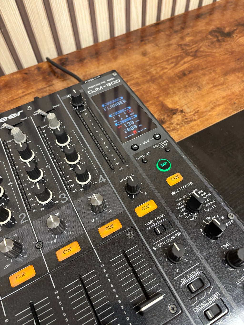 Pioneer DJM-800 4-Channel Pro DJ Mixer