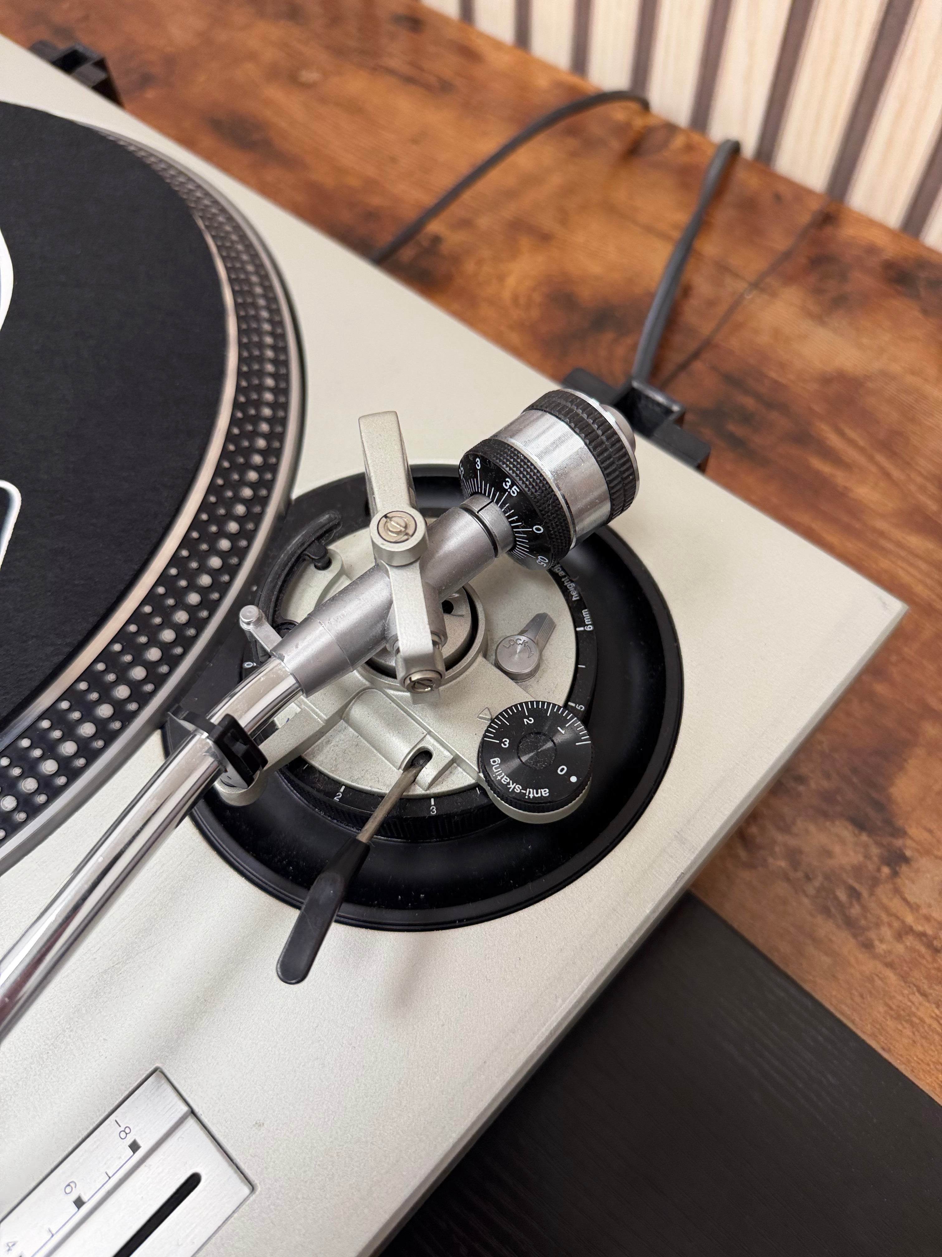 Technics SL-1200MK2 DJ Turntable