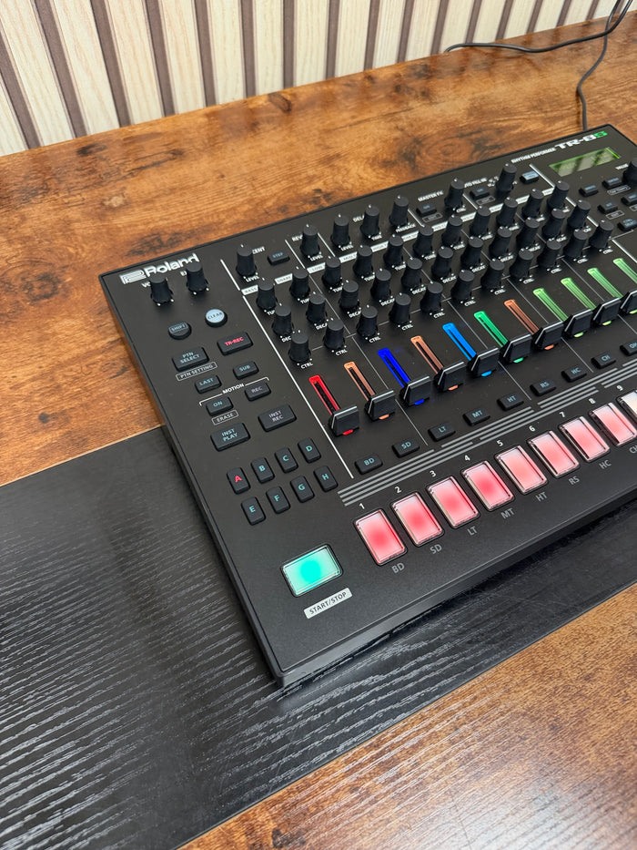 Roland TR-8S Drum machine