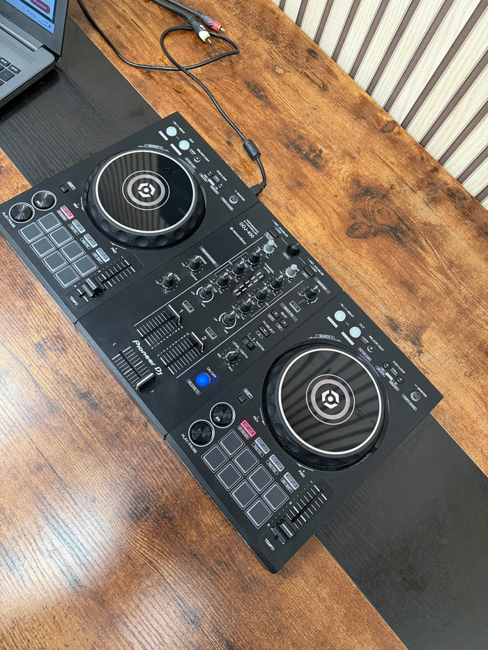 Pioneer DDJ-400 Controller
