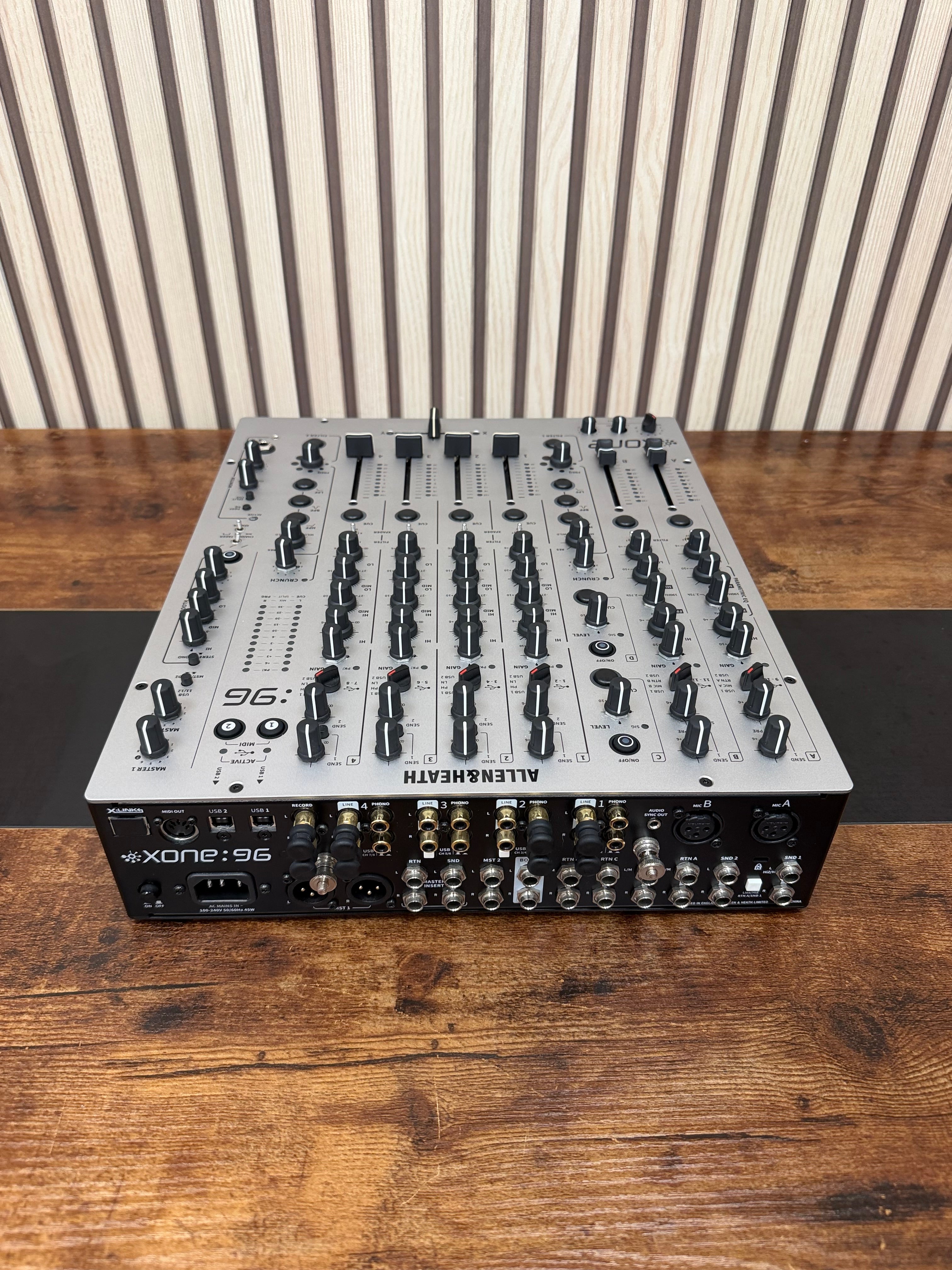 Allen & Heath Xone:96 Analogue DJ Mixer