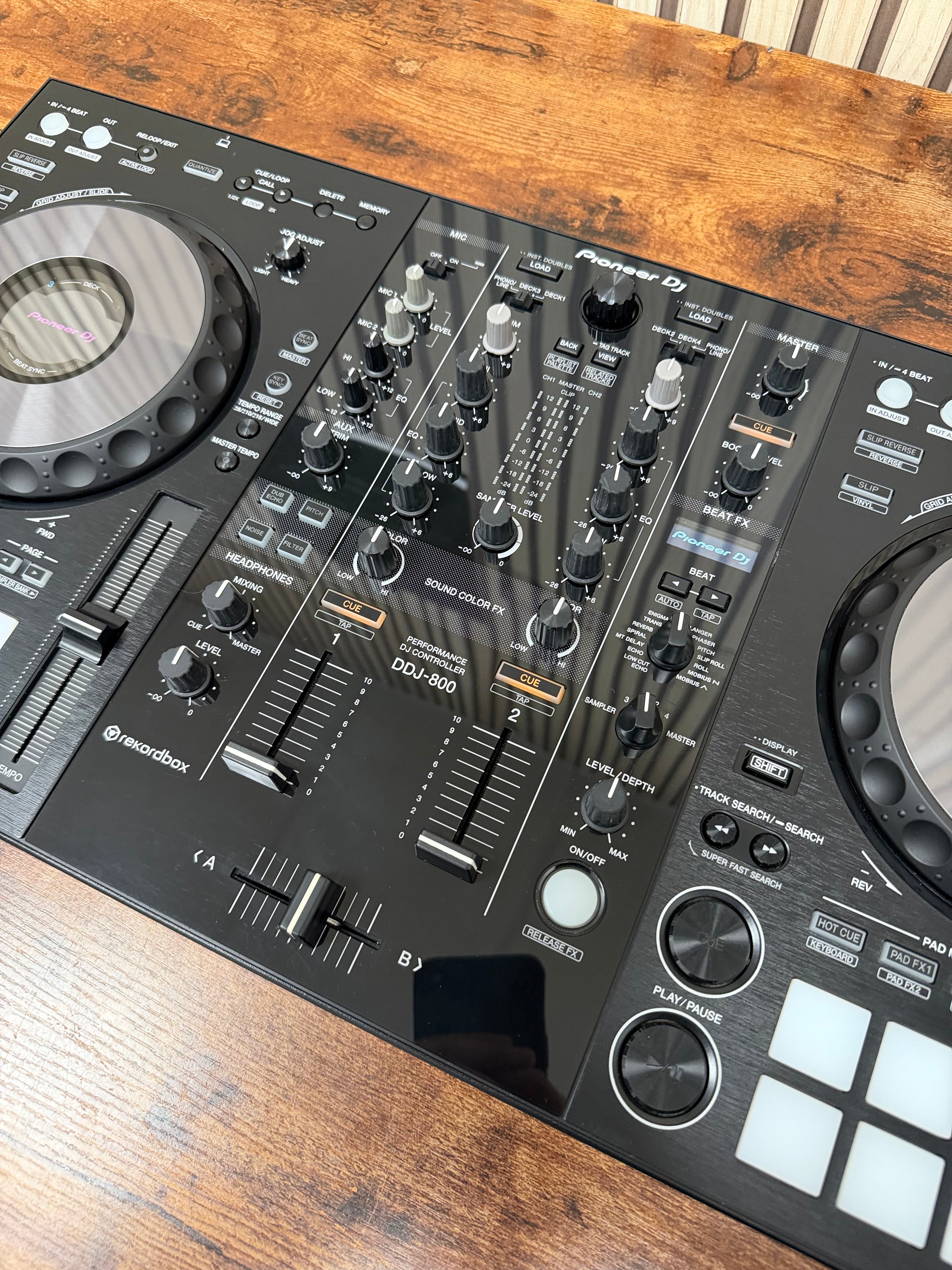 Pioneer DDJ-800 DJ Controller