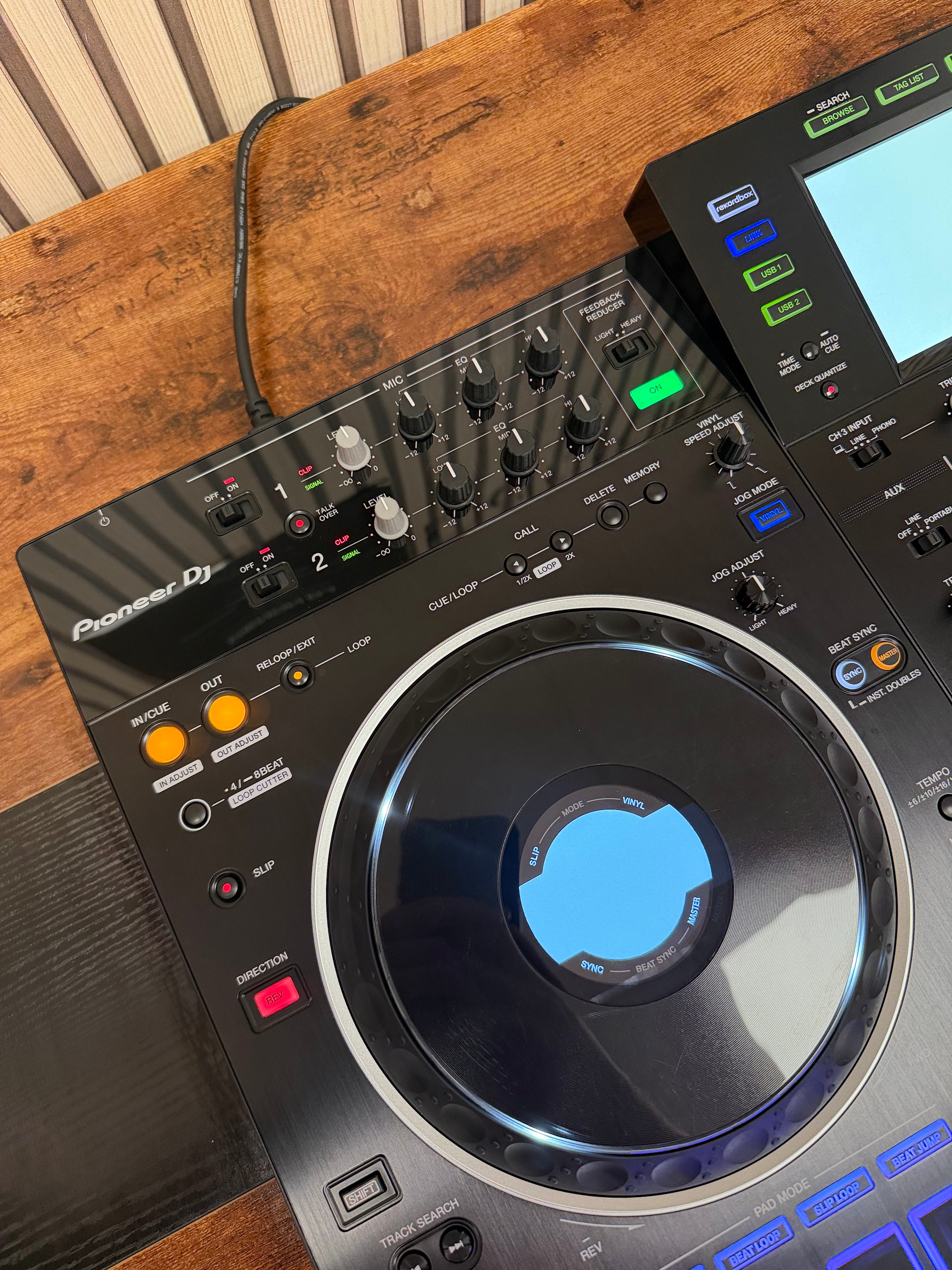 Pioneer XDJ-XZ Standalone Controller