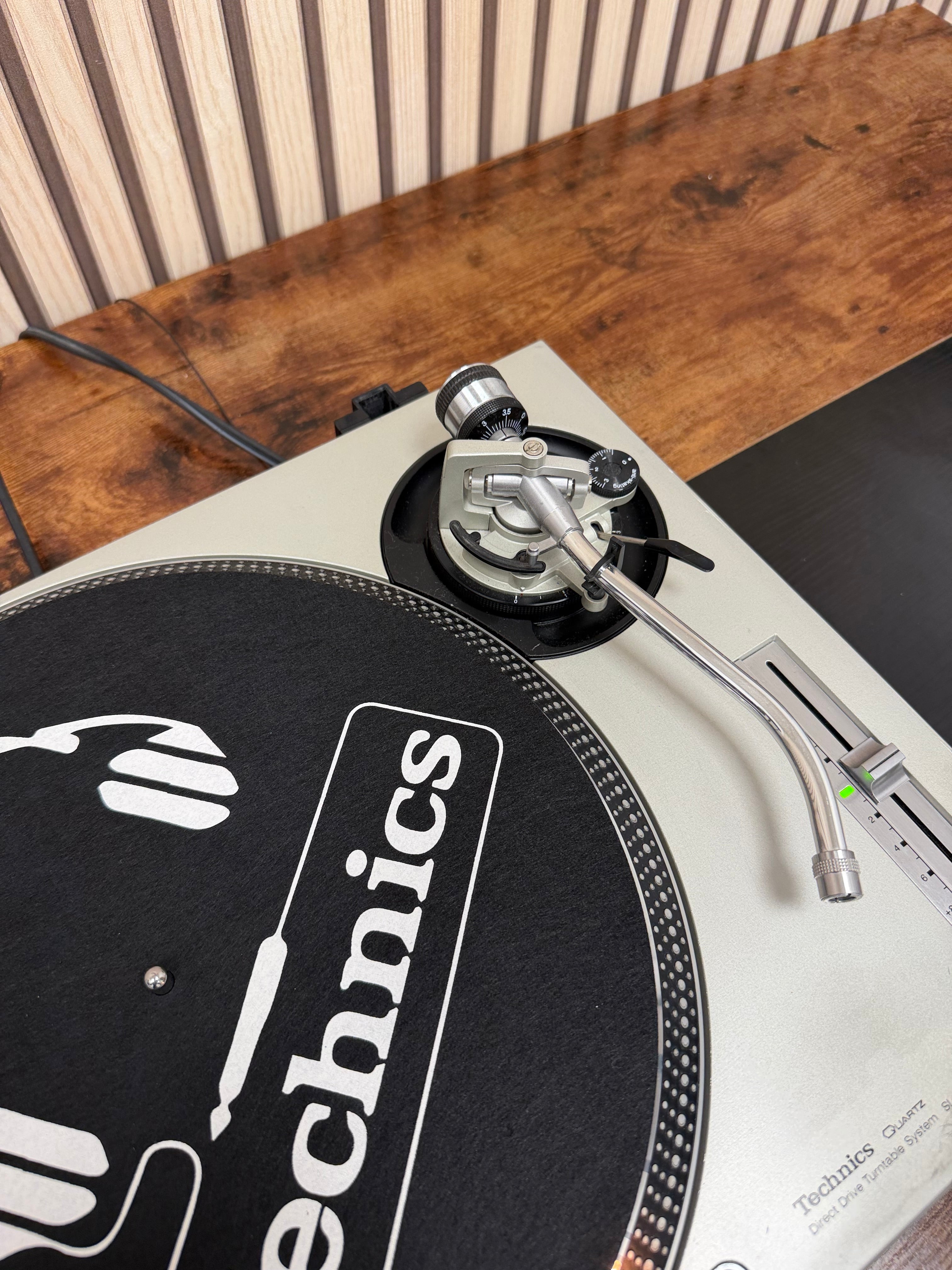 Technics SL-1200MK2 DJ Turntable