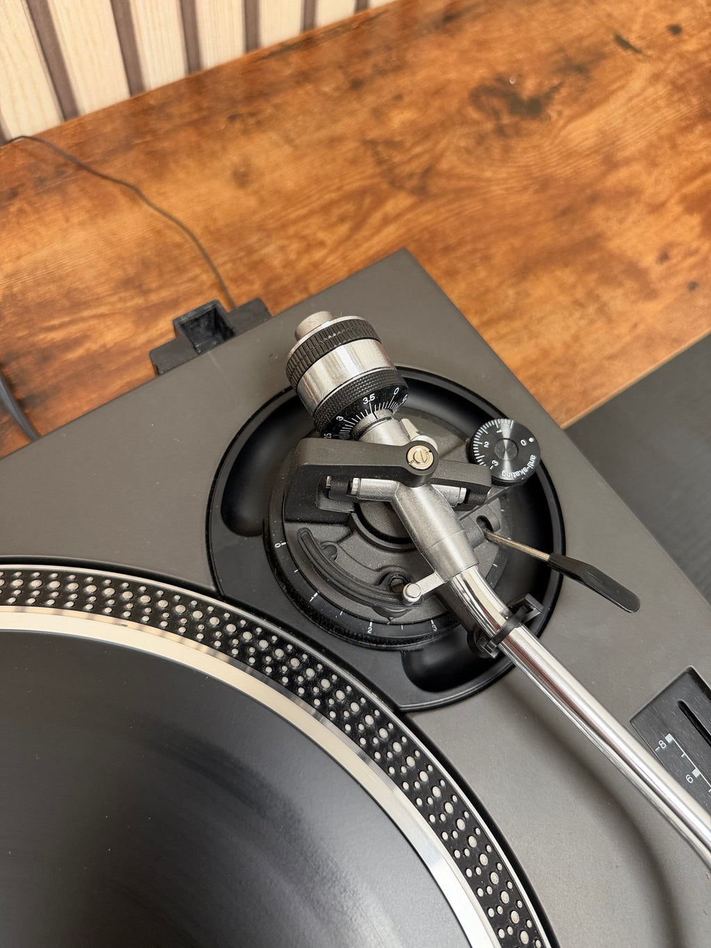 Technics SL-1210MK2 Turntable