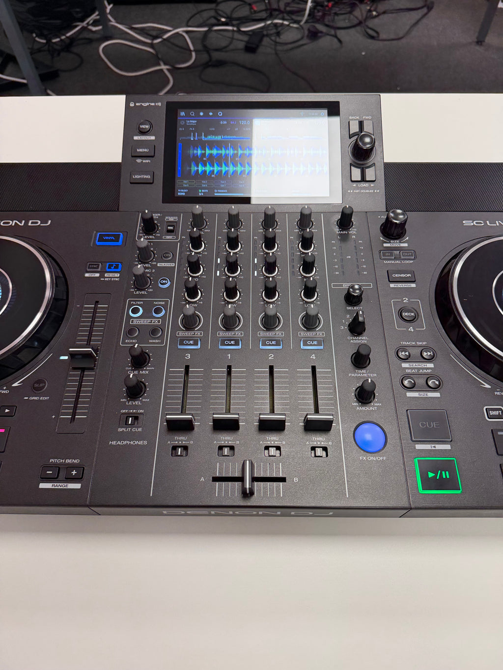 Denon SC-LIVE4 Standalone DJ Controller