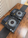 Pioneer CDJ-2000nxs Turntable Pair