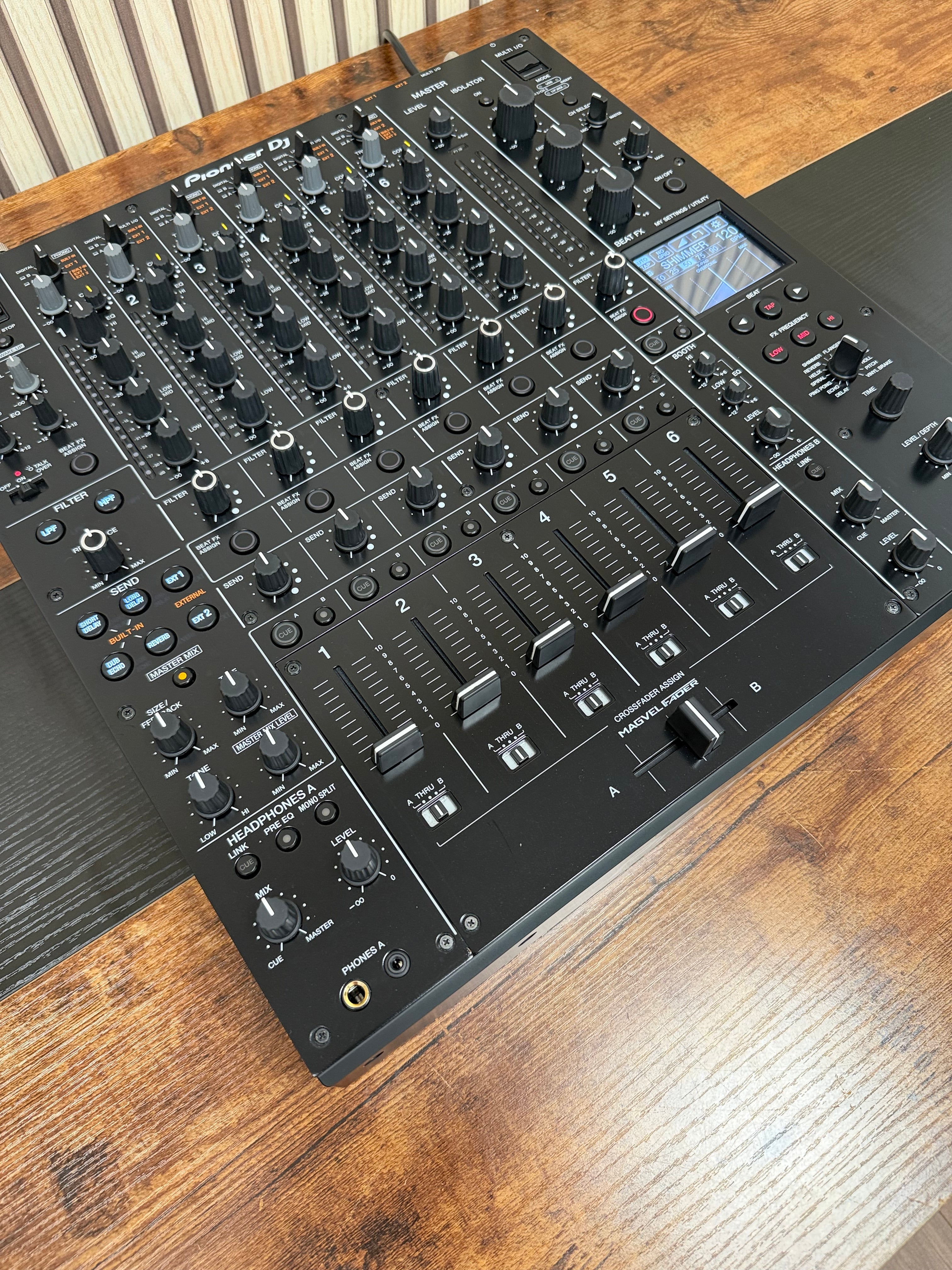 Pioneer DJM-V10 6-Channel Pro DJ Mixer