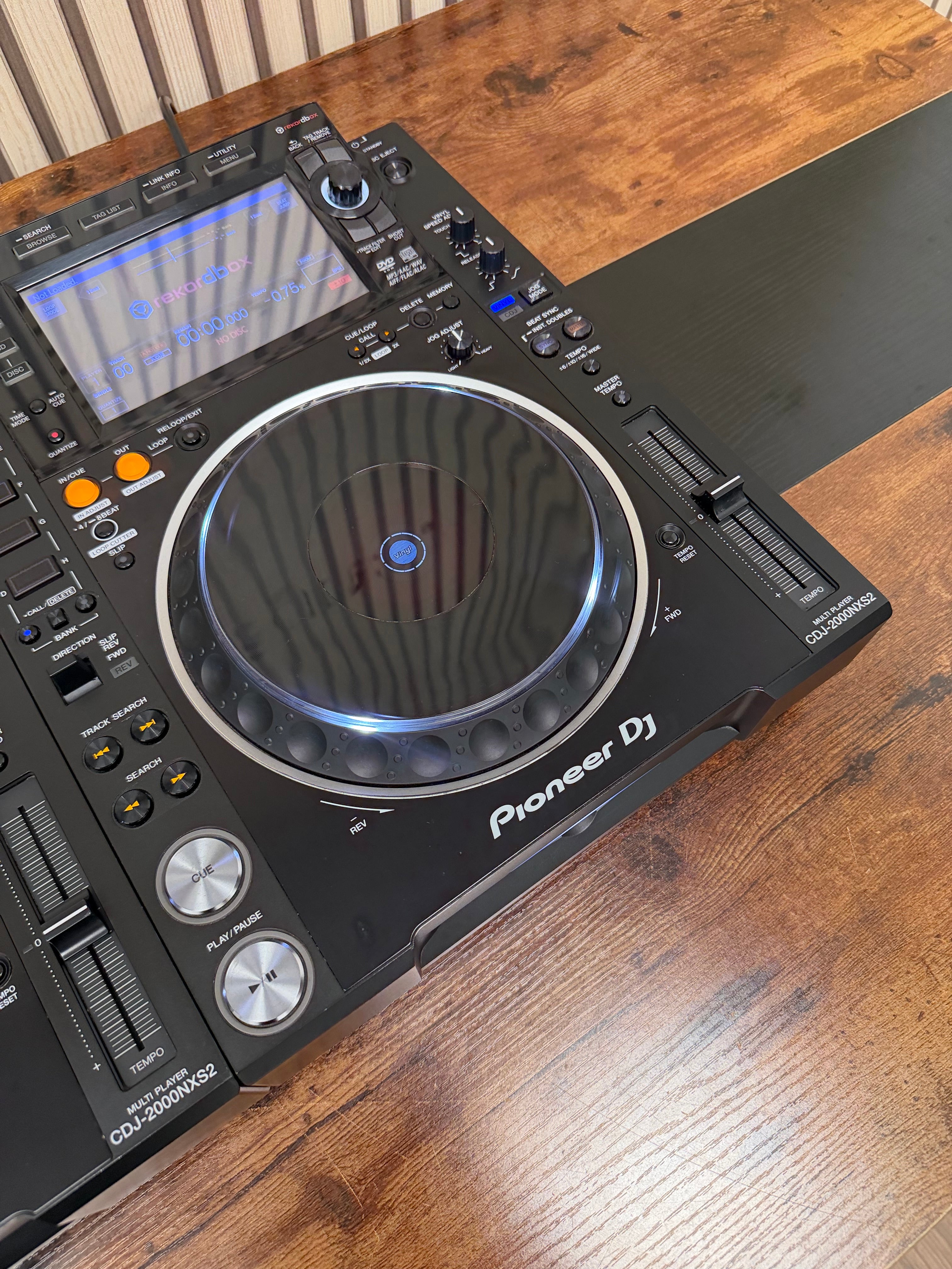 Pioneer CDJ-2000NXS2 Media Player Pair