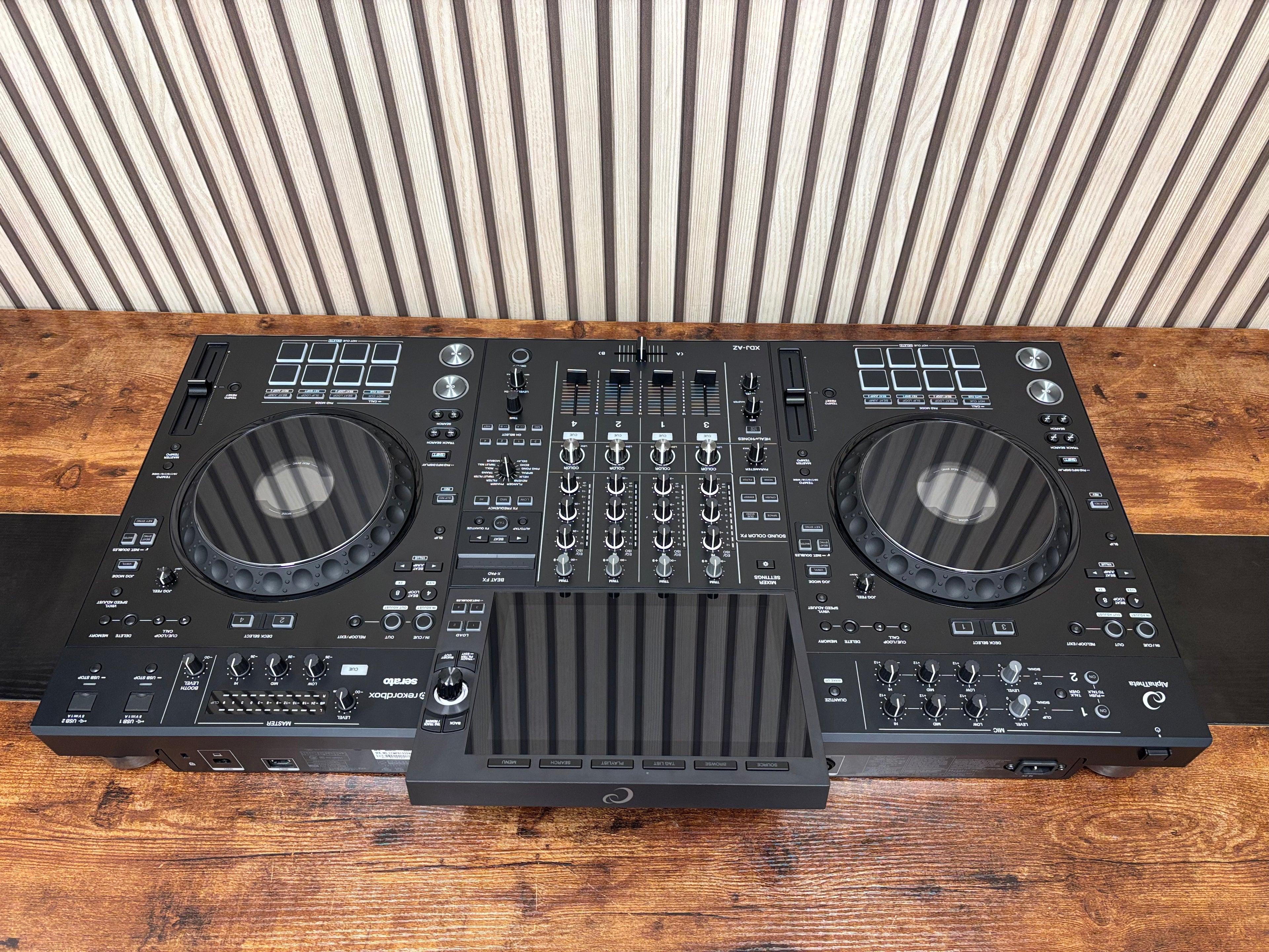 AlphaTheta XDJ-AZ