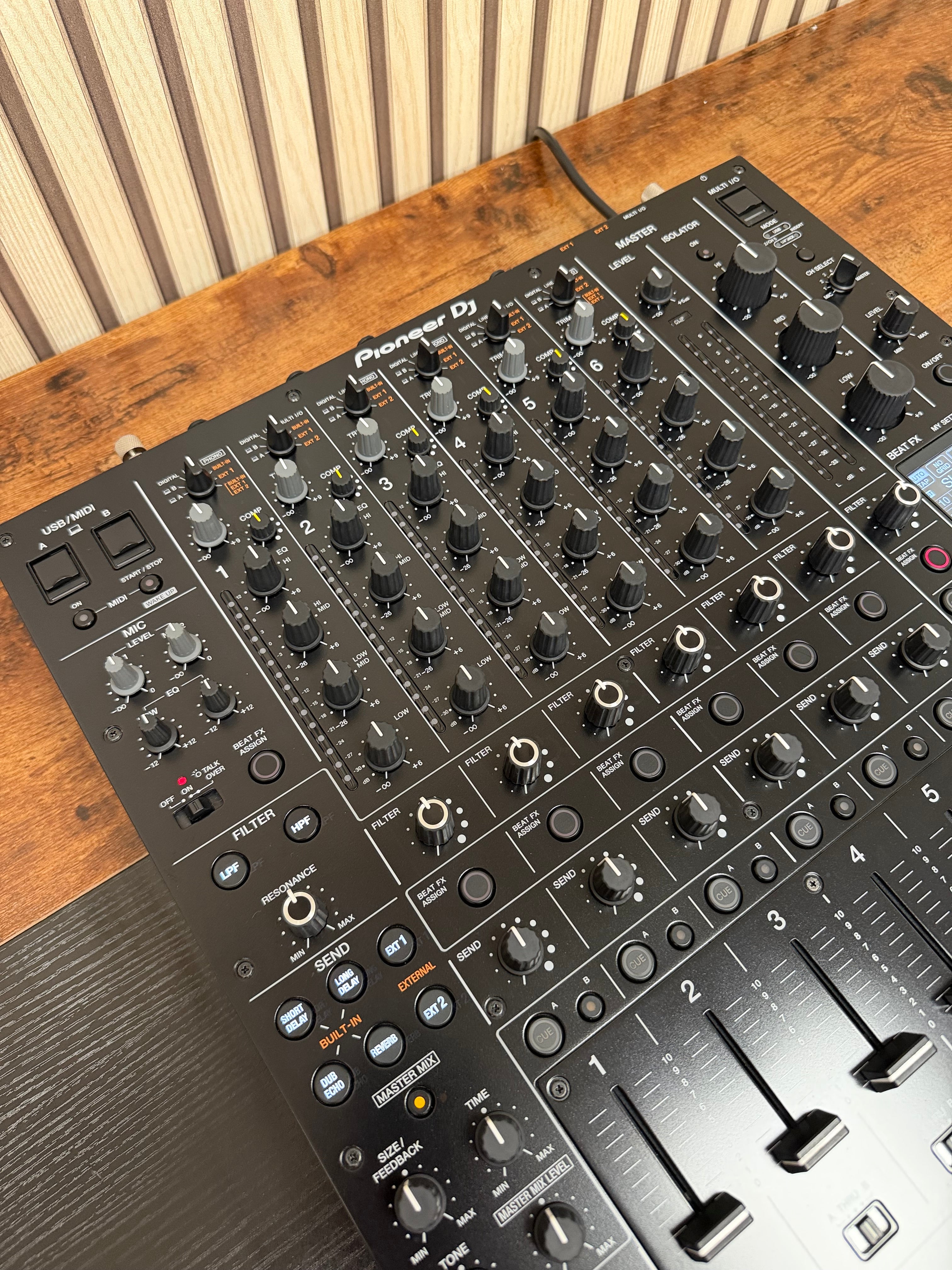 Pioneer DJM-V10 6-Channel Pro DJ Mixer