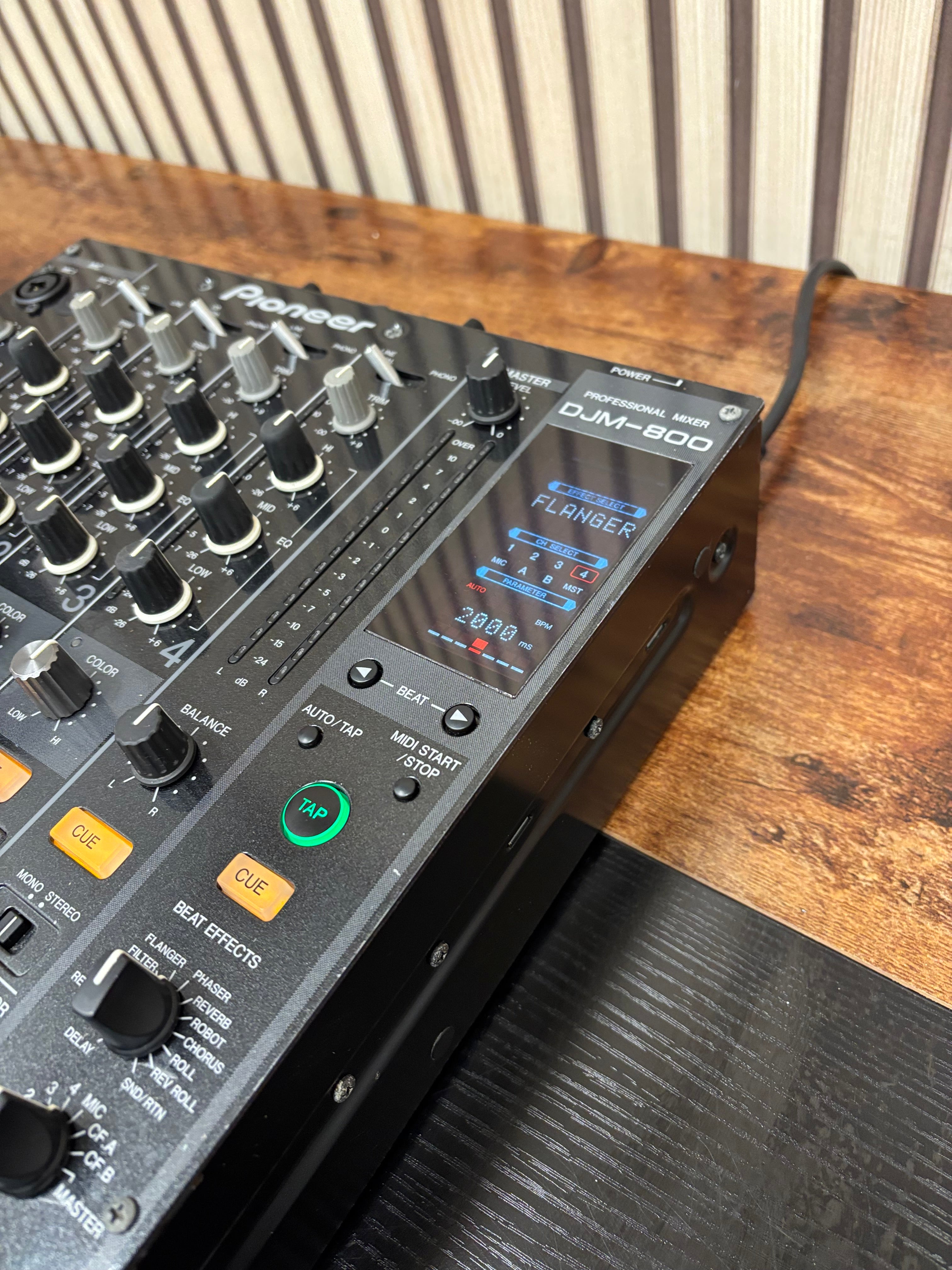 Pioneer DJM-800 4-Channel Pro DJ Mixer