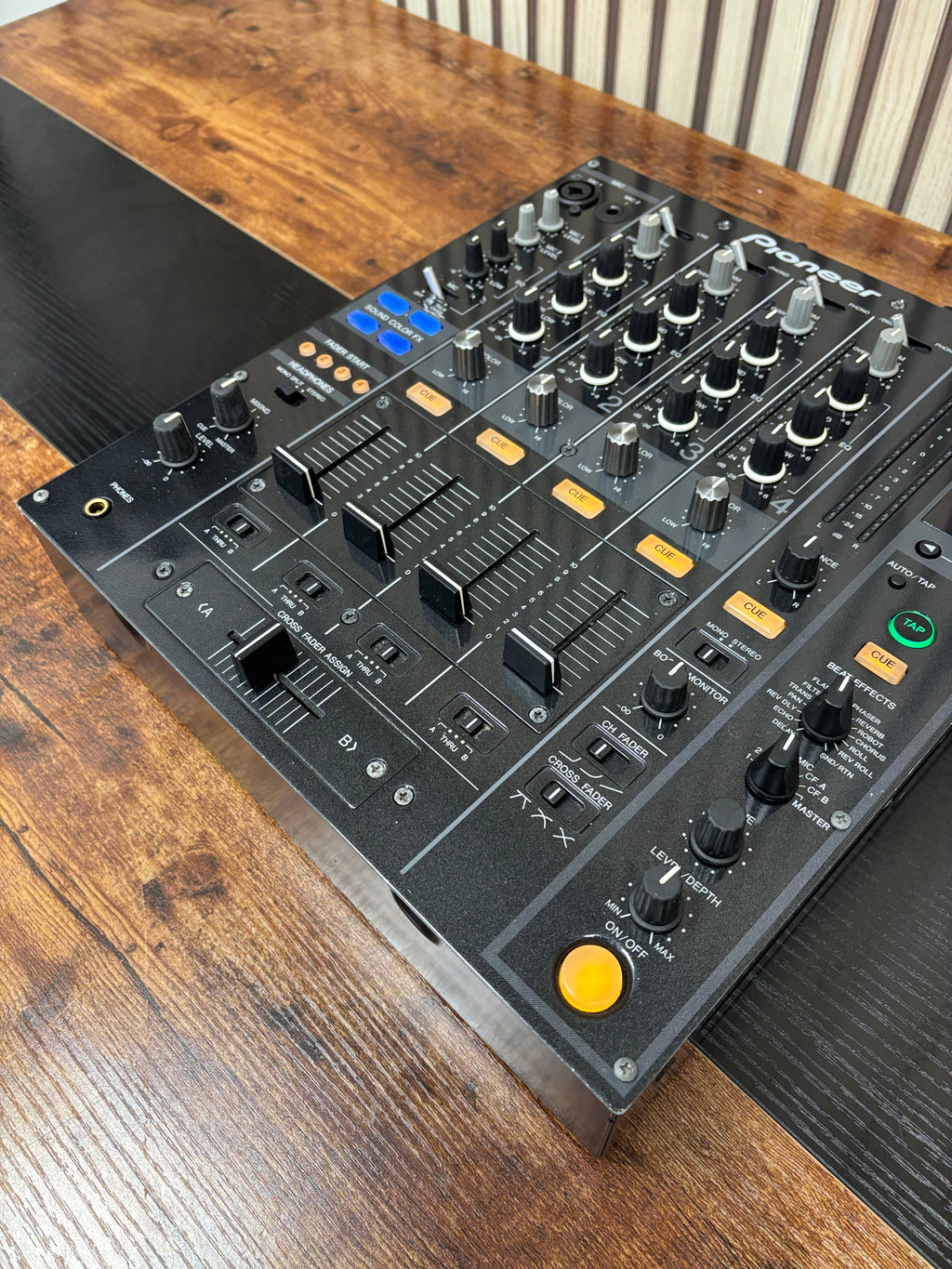 Pioneer DJM-800 4-Channel Pro DJ Mixer