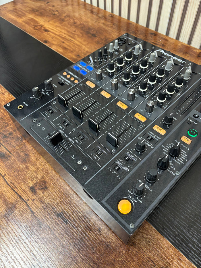 Pioneer DJM-800 4-Channel Pro DJ Mixer