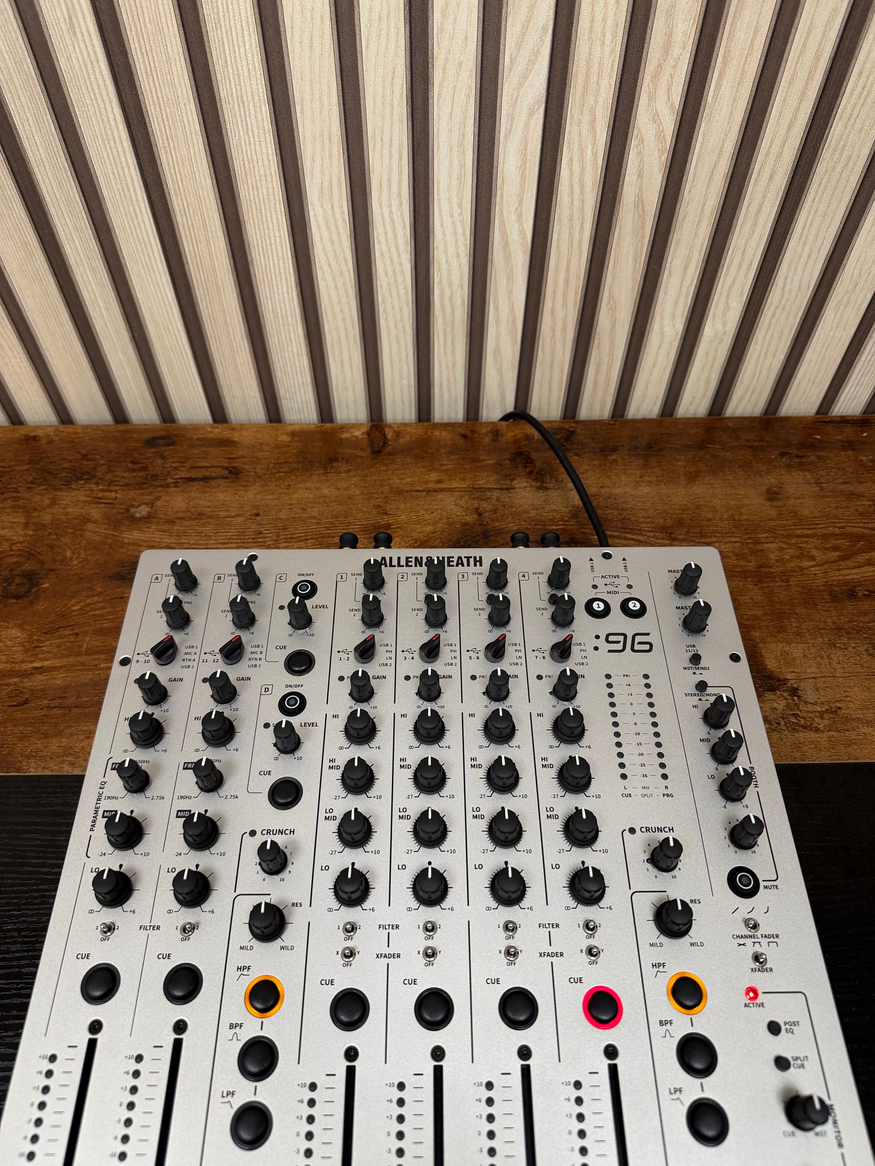 Allen & Heath Xone:96 Analogue DJ Mixer