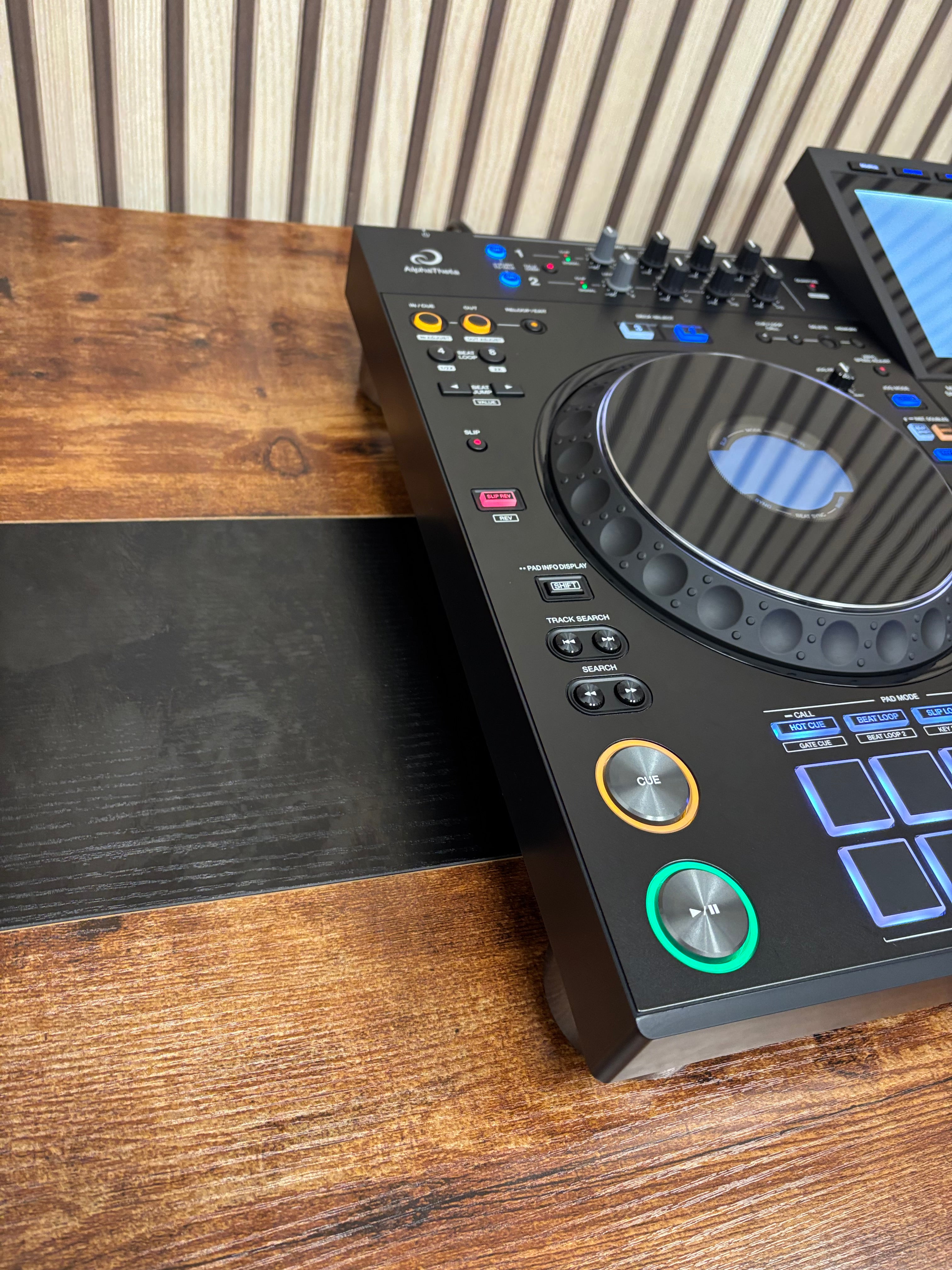AlphaTheta XDJ-AZ