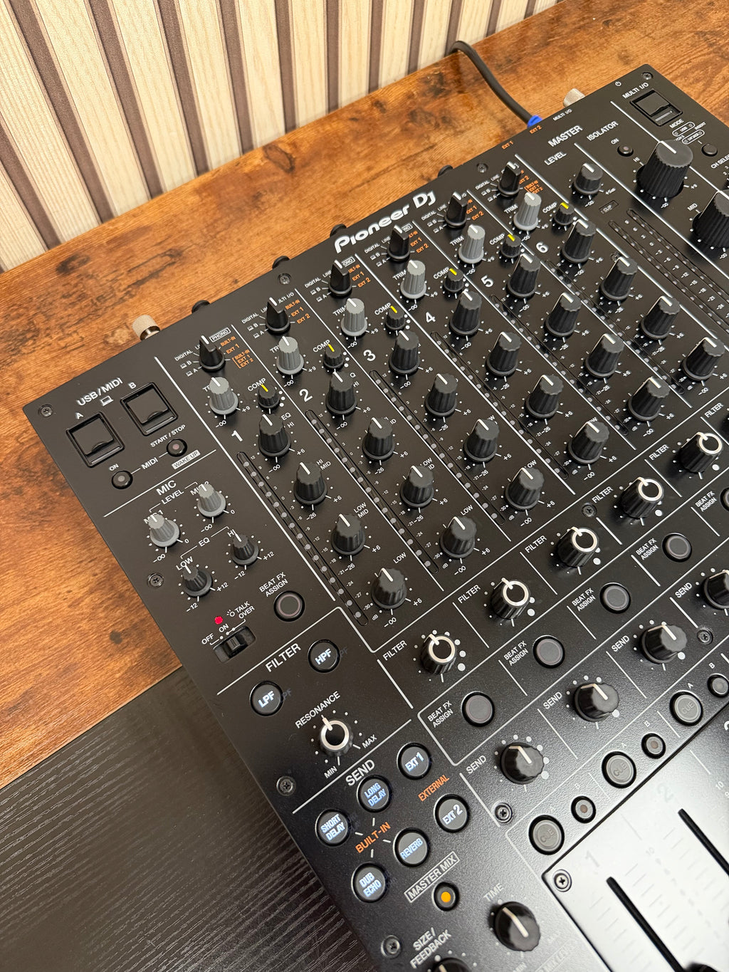 Pioneer DJM-V10 6-Channel Pro DJ Mixer