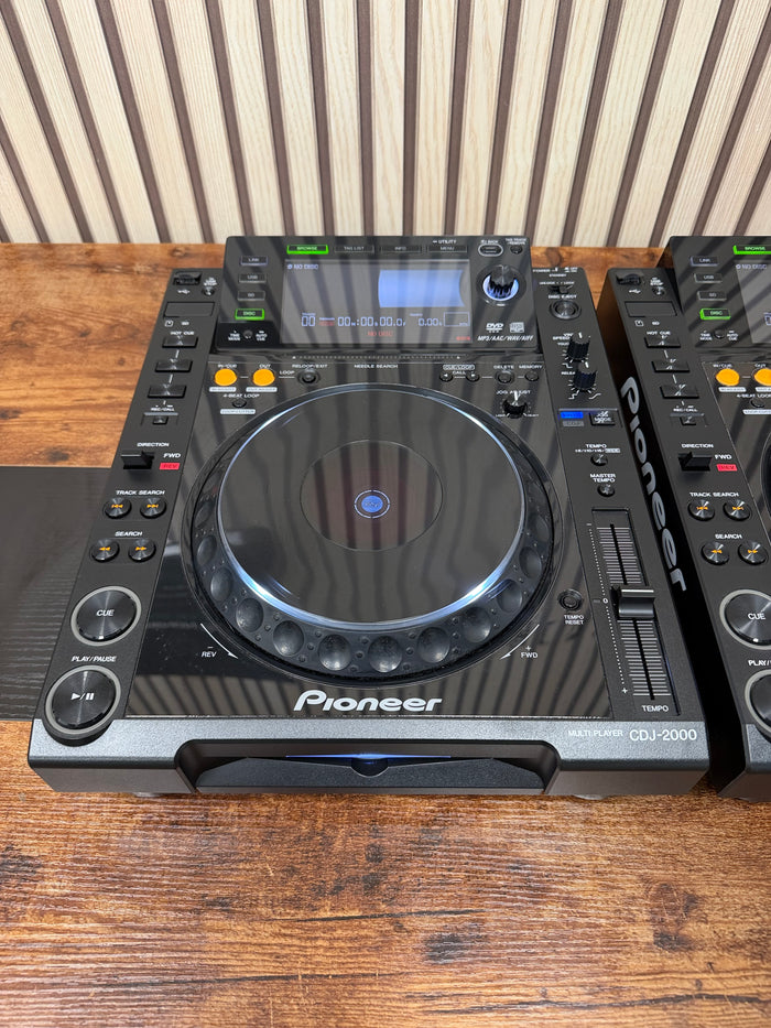 Pioneer CDJ-2000 Pro Media Player Pair