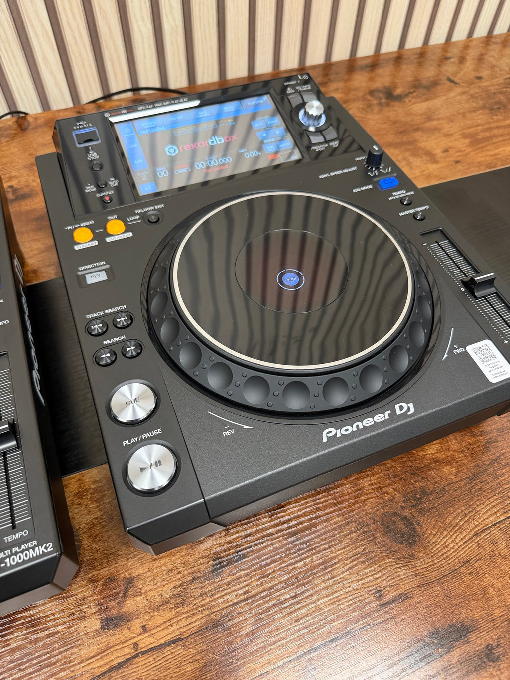 Pioneer DJ XDJ-1000MK2 Digital Turntable Pair