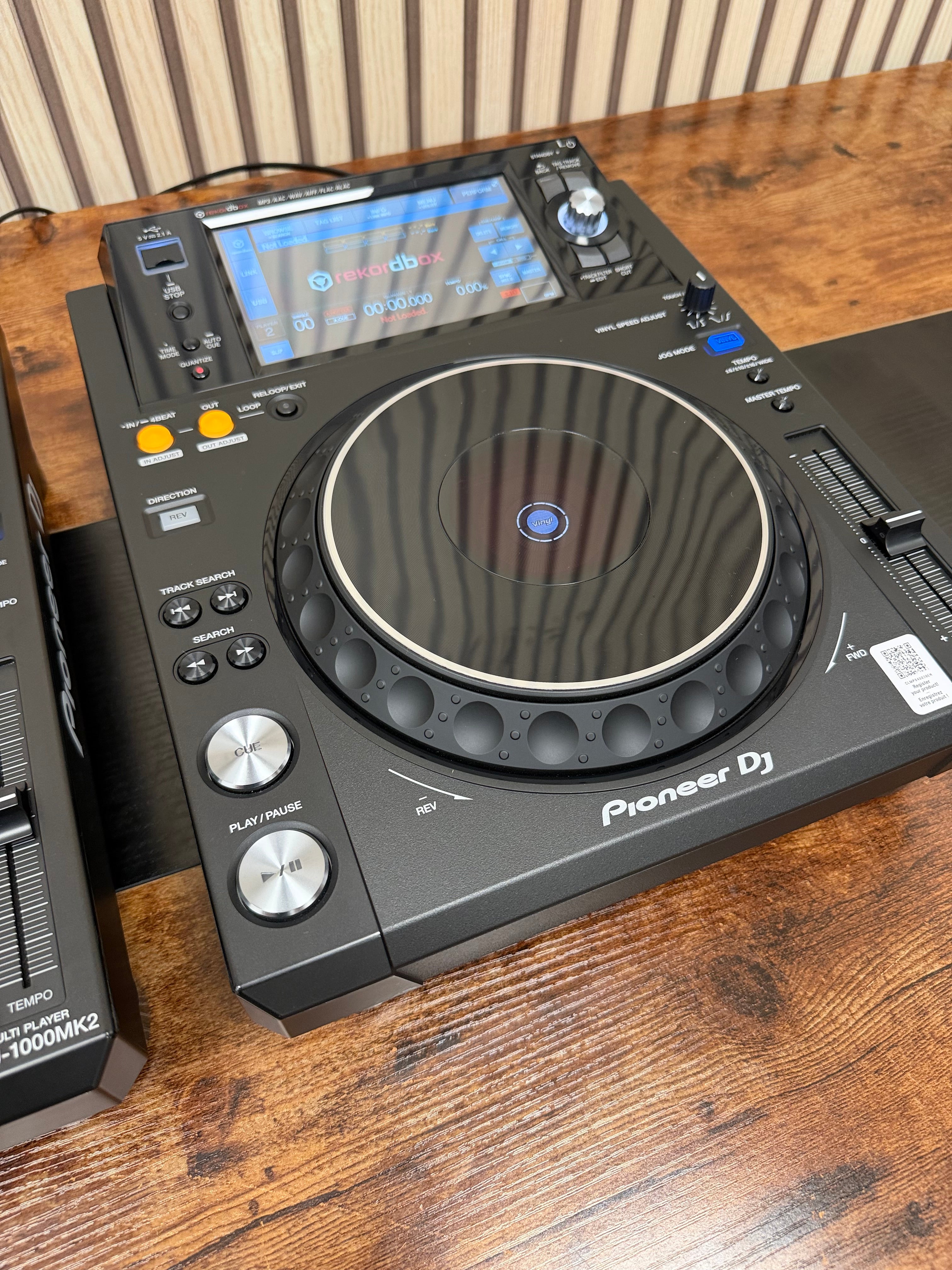 Pioneer DJ XDJ-1000MK2 Digital Turntable Pair