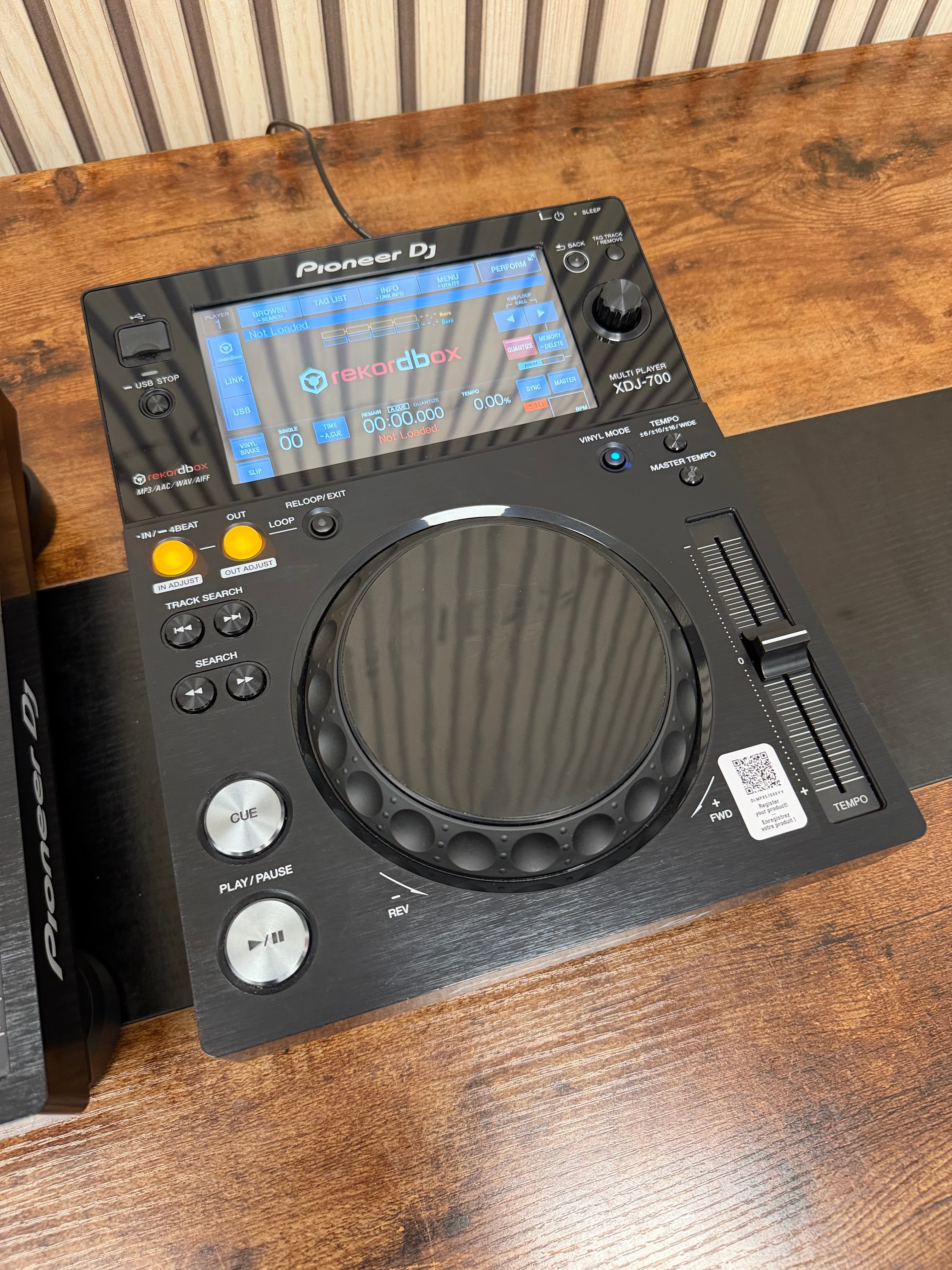 Pioneer XDJ-700 Media Player Pair