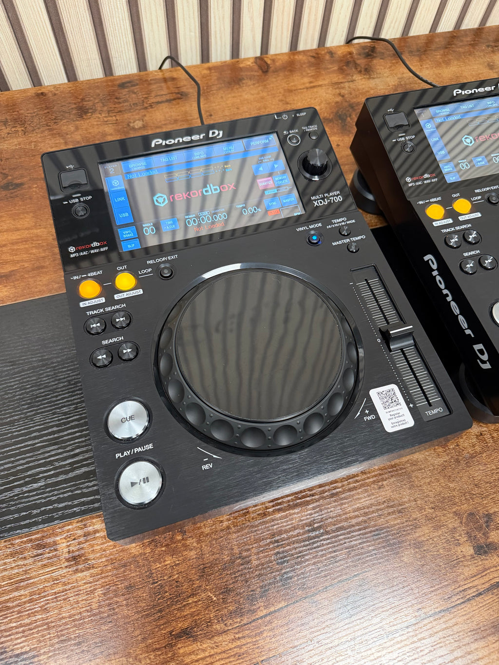 Pioneer XDJ-700 Media Player Pair