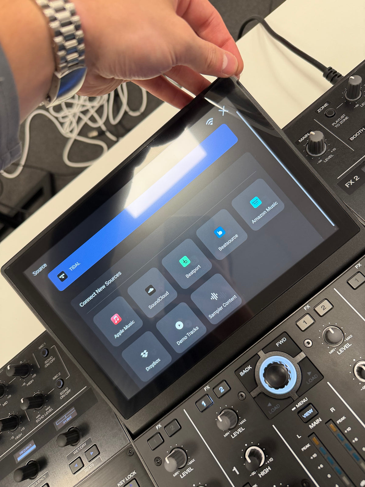 Denon Prime 4 + Standalone DJ Controller