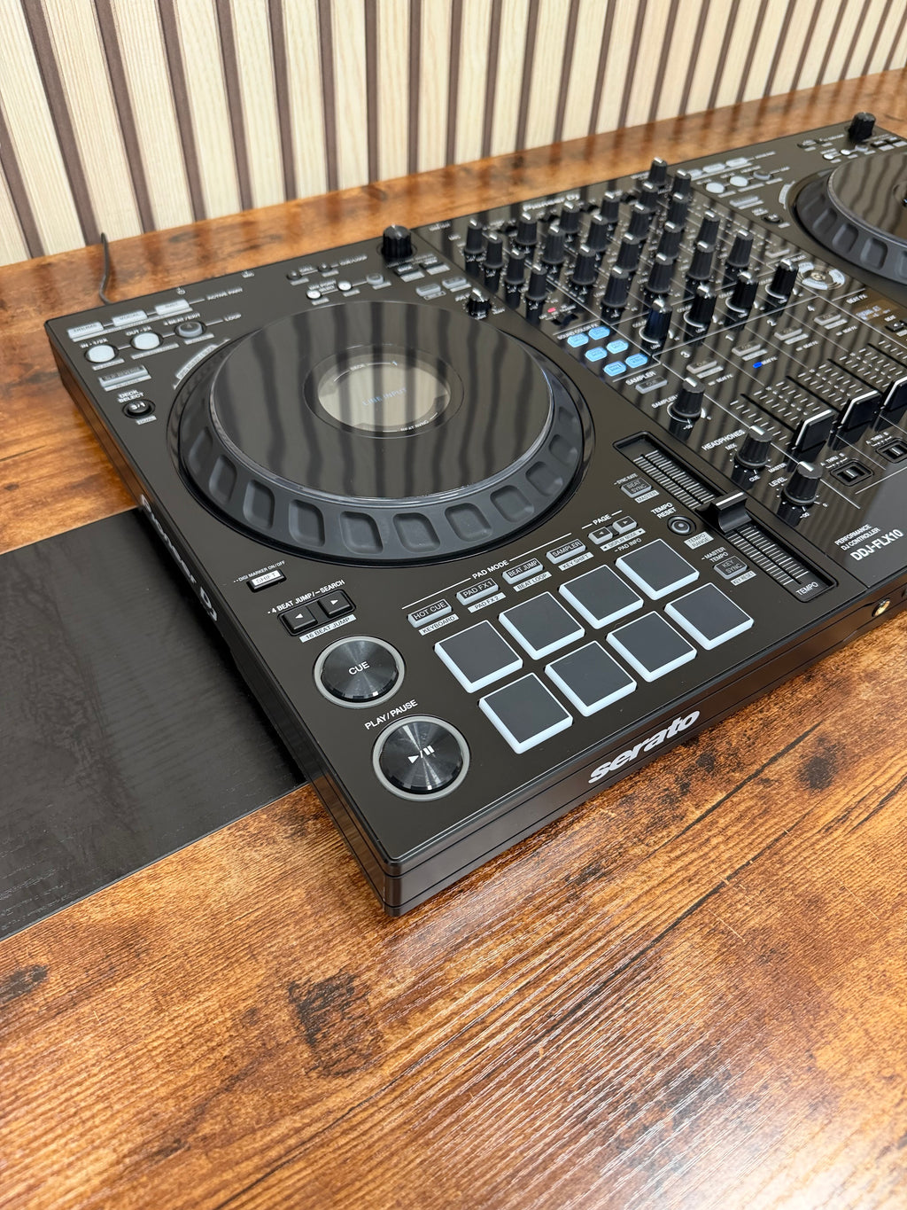 Pioneer DDJ-FLX10 Pro DJ Controller