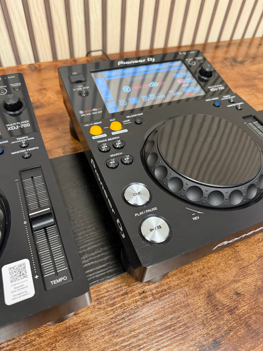 Pioneer XDJ-700 Media Player Pair
